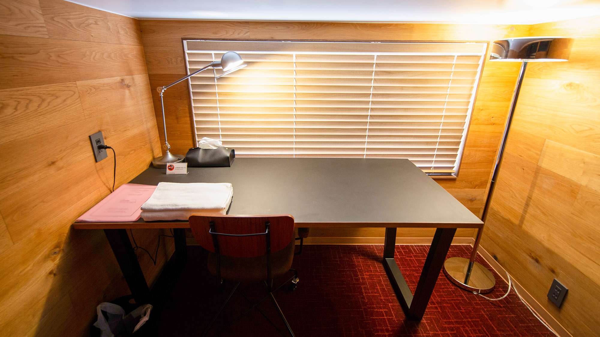 ・【女性専用デスク付メゾネット_3F】集中と癒しを両立。女性専用の快適コワーキングスペースです