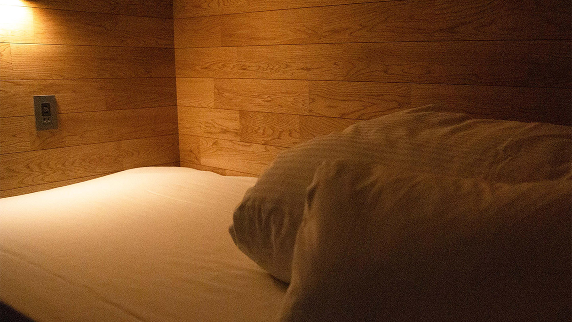 ・【女性専用デスク付メゾネット_3F】木のぬくもりを感じてゆったり休める空間