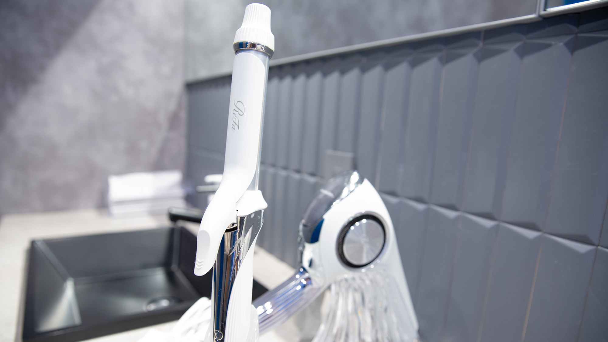 ・【アメニティ】ドライヤーは女性スタッフがこだわってセレクトしたReFa製