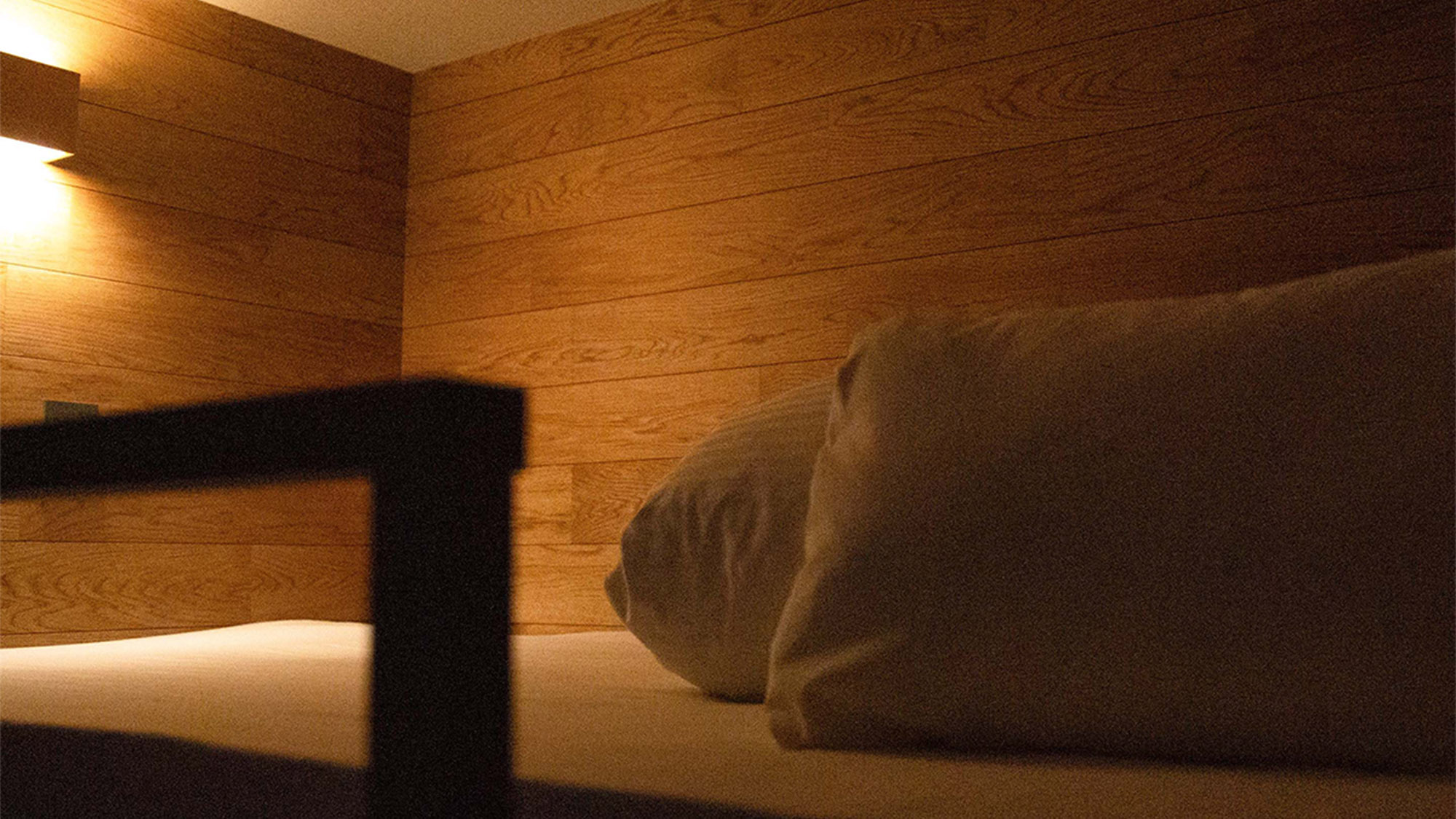 ・【女性専用デスク付メゾネット_3F】リラックスできる温かみのある照明