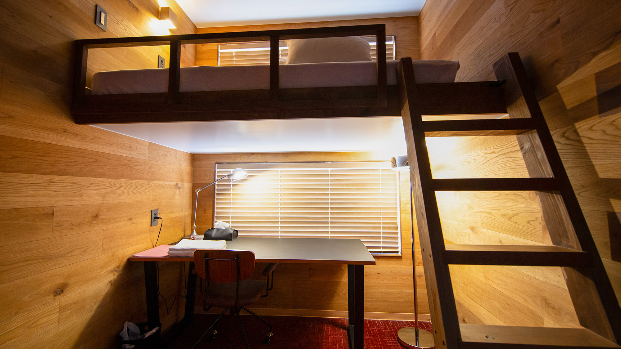 ・【女性専用デスク付メゾネット_3F】女性のための安心空間。仕事も休息も叶うコワーキングルームです