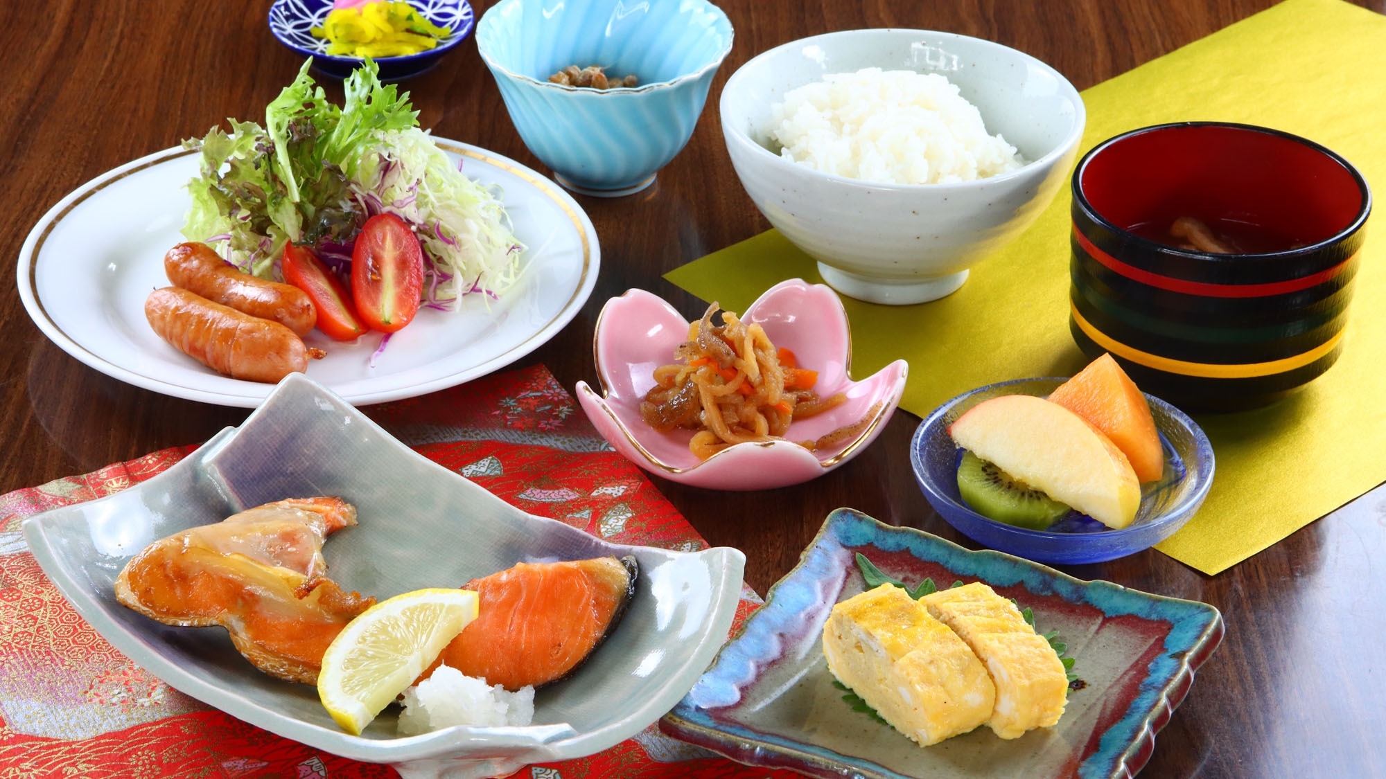 【朝食付】【ファミリープラン】早めにチェックインして朝はゆったりレイトアウト♪さらに駐車場無料！