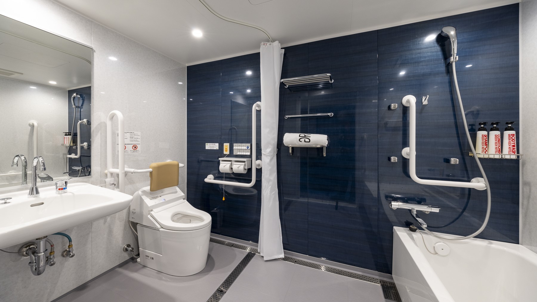 ユニバーサルダブルルーム　バリアフリー対応　ユニットバス