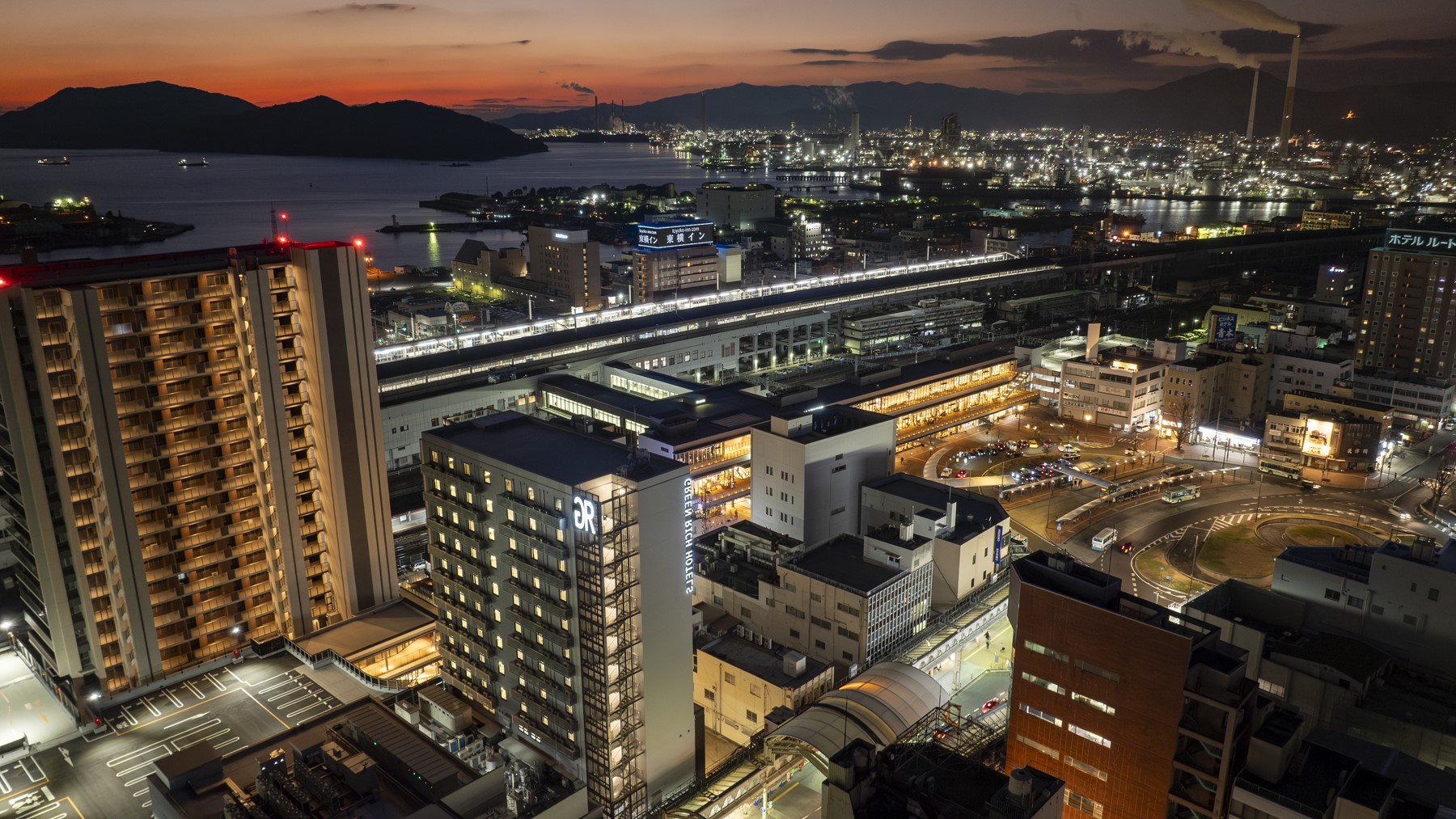 上空からのホテル外観