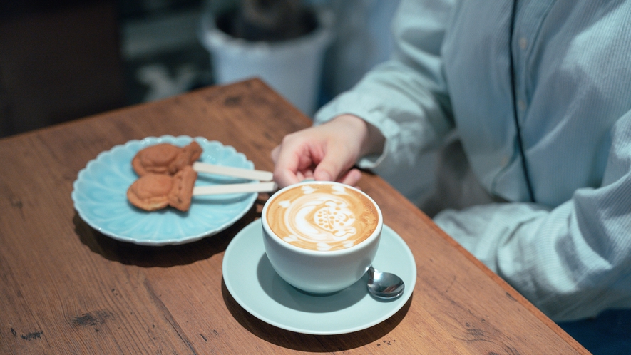 【amida coffee】高岡大仏を眺め、こだわりのコーヒーを。