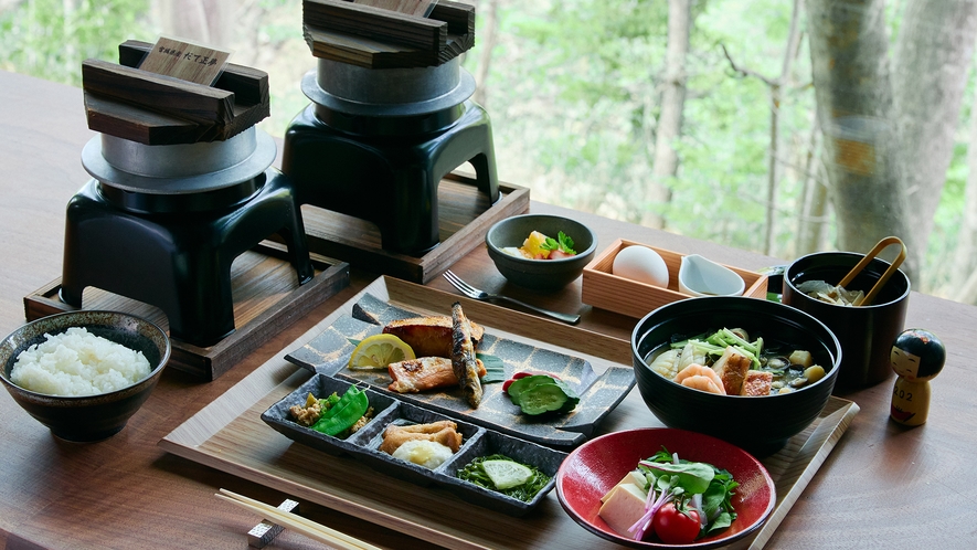 【朝食】地物をふんだんに使用したこだわりの和朝食　※一例