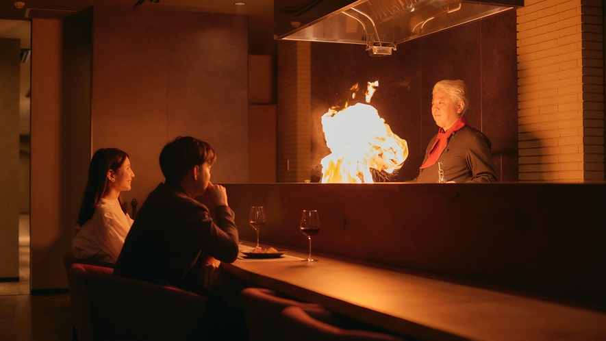 【レストラン】メインは目の前で焼き上げるステーキ　※イメージ