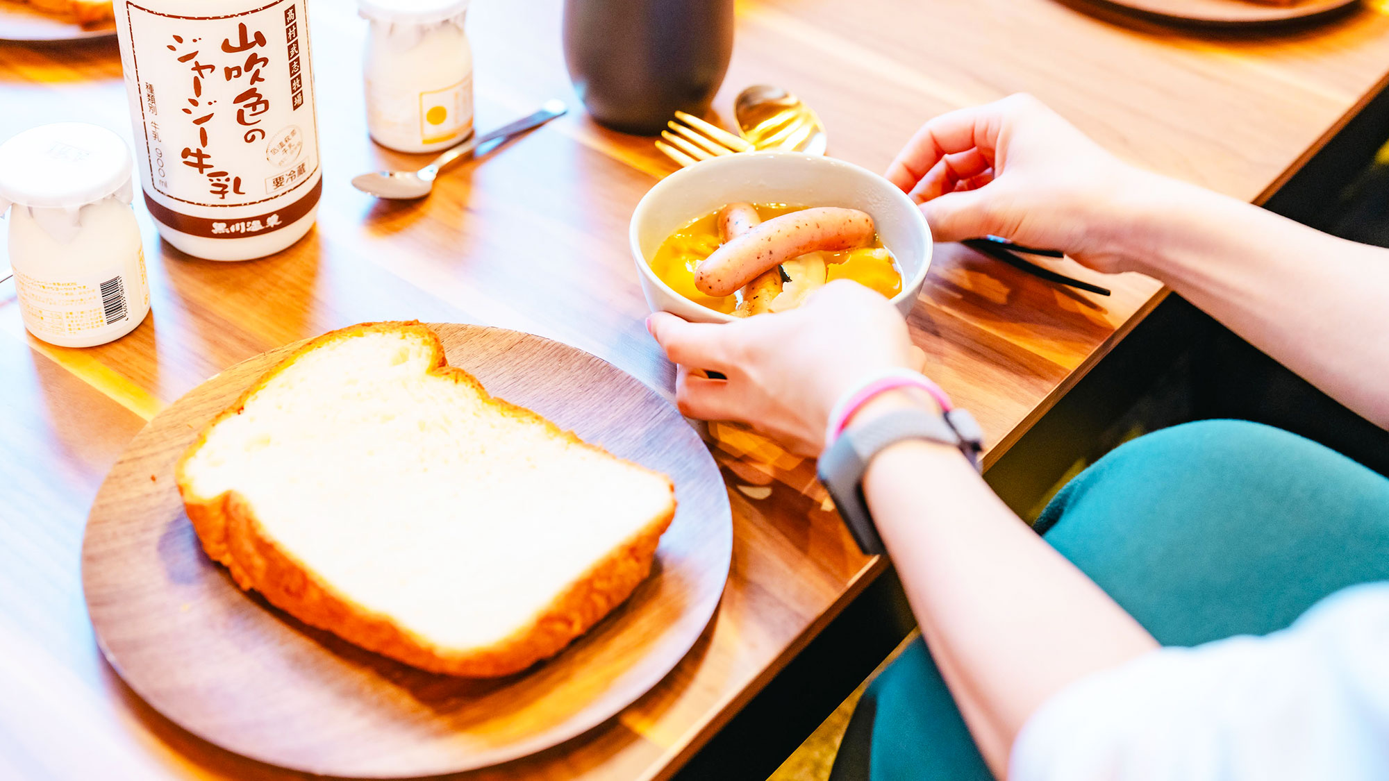 【ご朝食】地元産の食材を使用したポトフと焼き立てのパンを一緒にお楽しみください♪