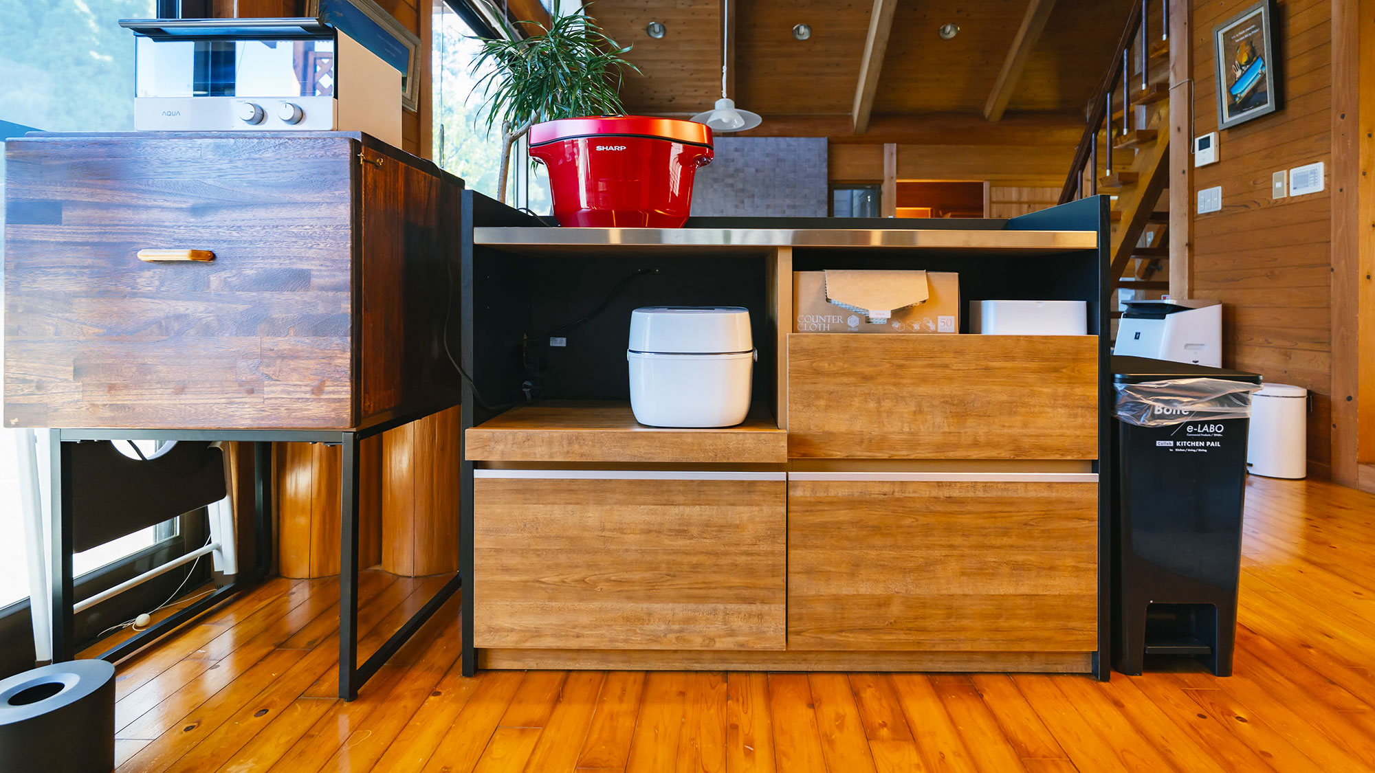 【LuluTerrace】キッチンスペースには最新電化製品を揃えております。ご自由にお試しください。