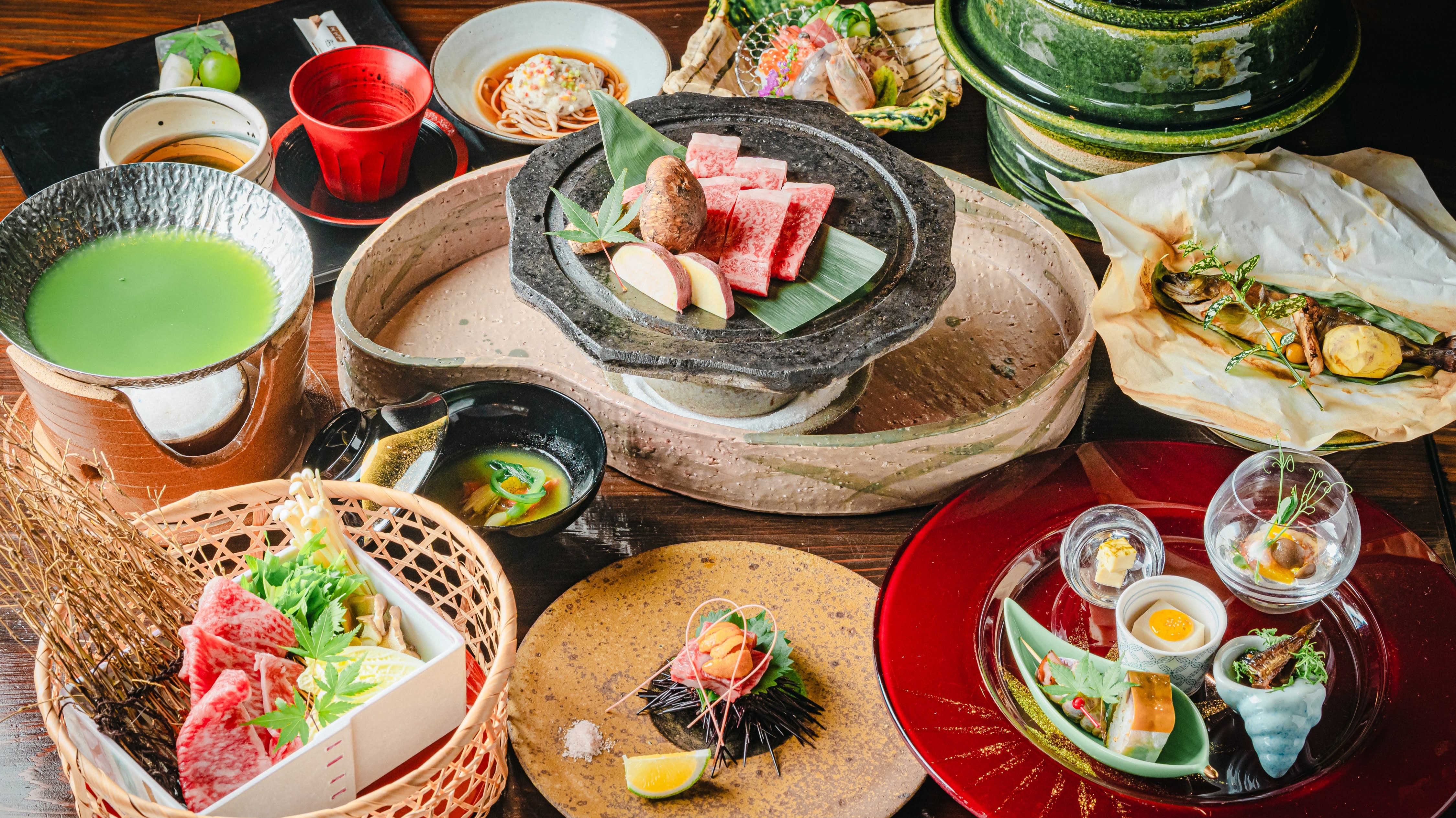 【雲雀でのご夕食】盛り付けにもこだわった美食を心ゆくまでお楽しみください。