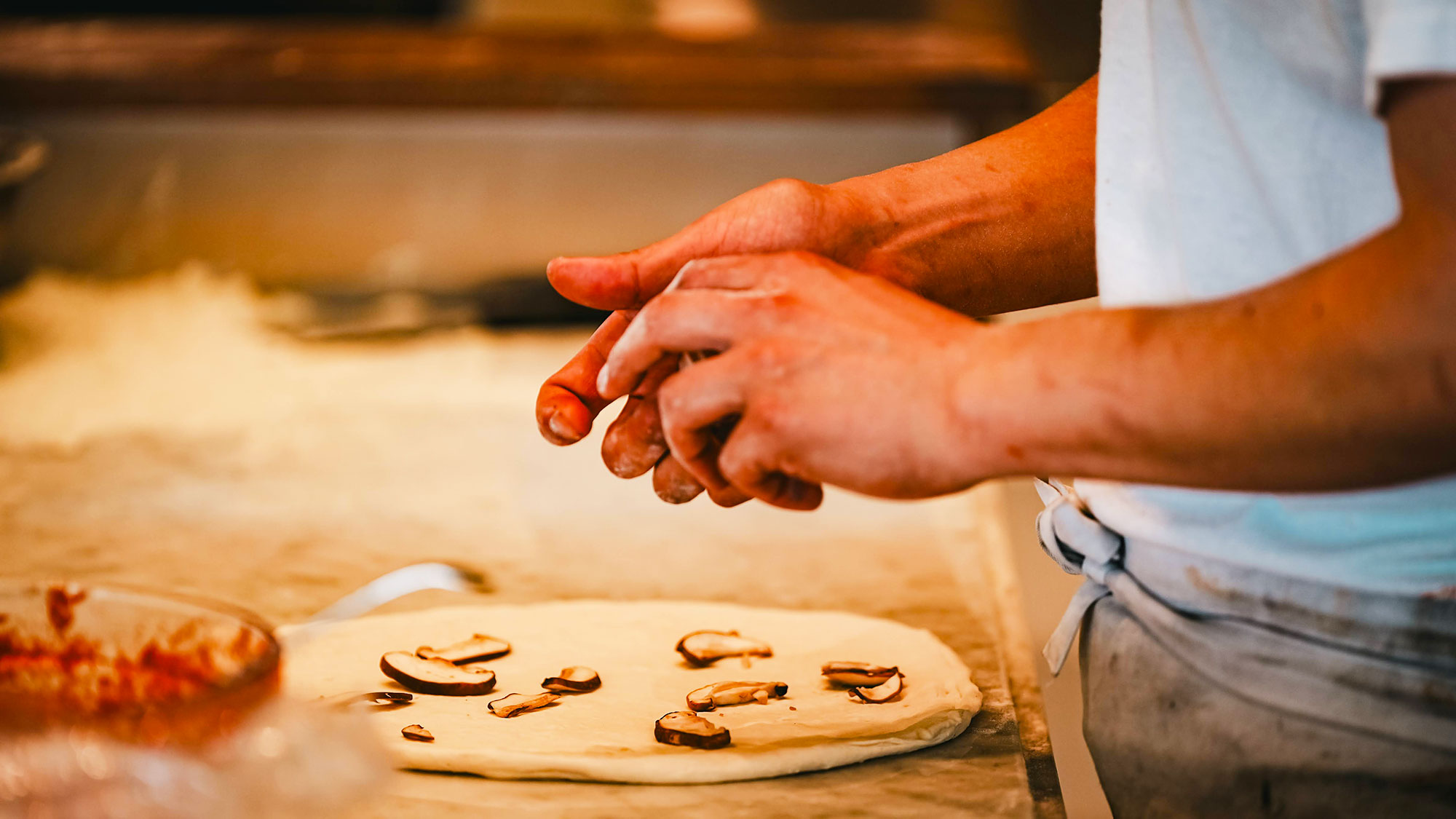 【周辺観光】職人が一つ一つ丁寧にお作りする薪窯のピッツァは心もお腹も満たされます。