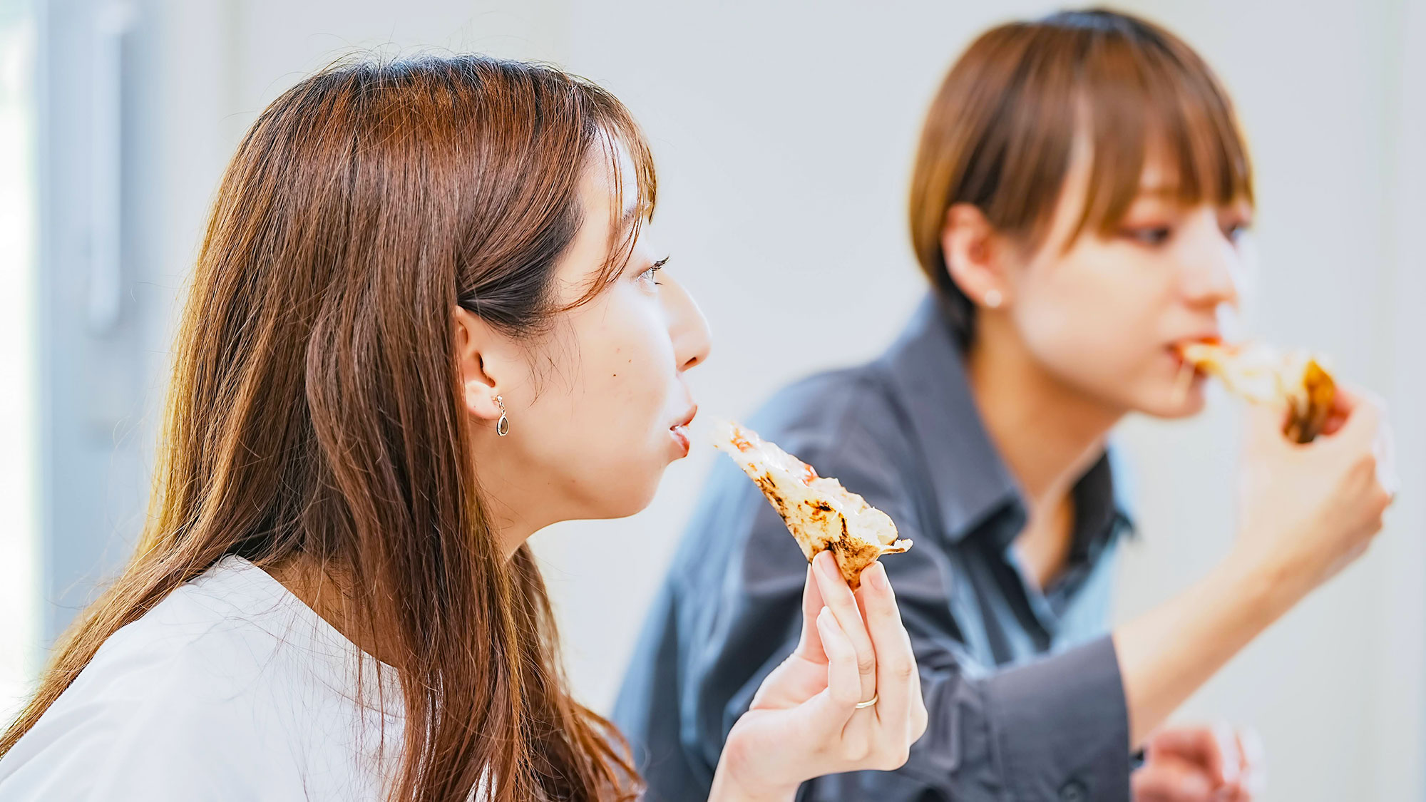 【周辺観光】一口食べれば、とろ～っと伸びるチーズの伸びも楽しめます！