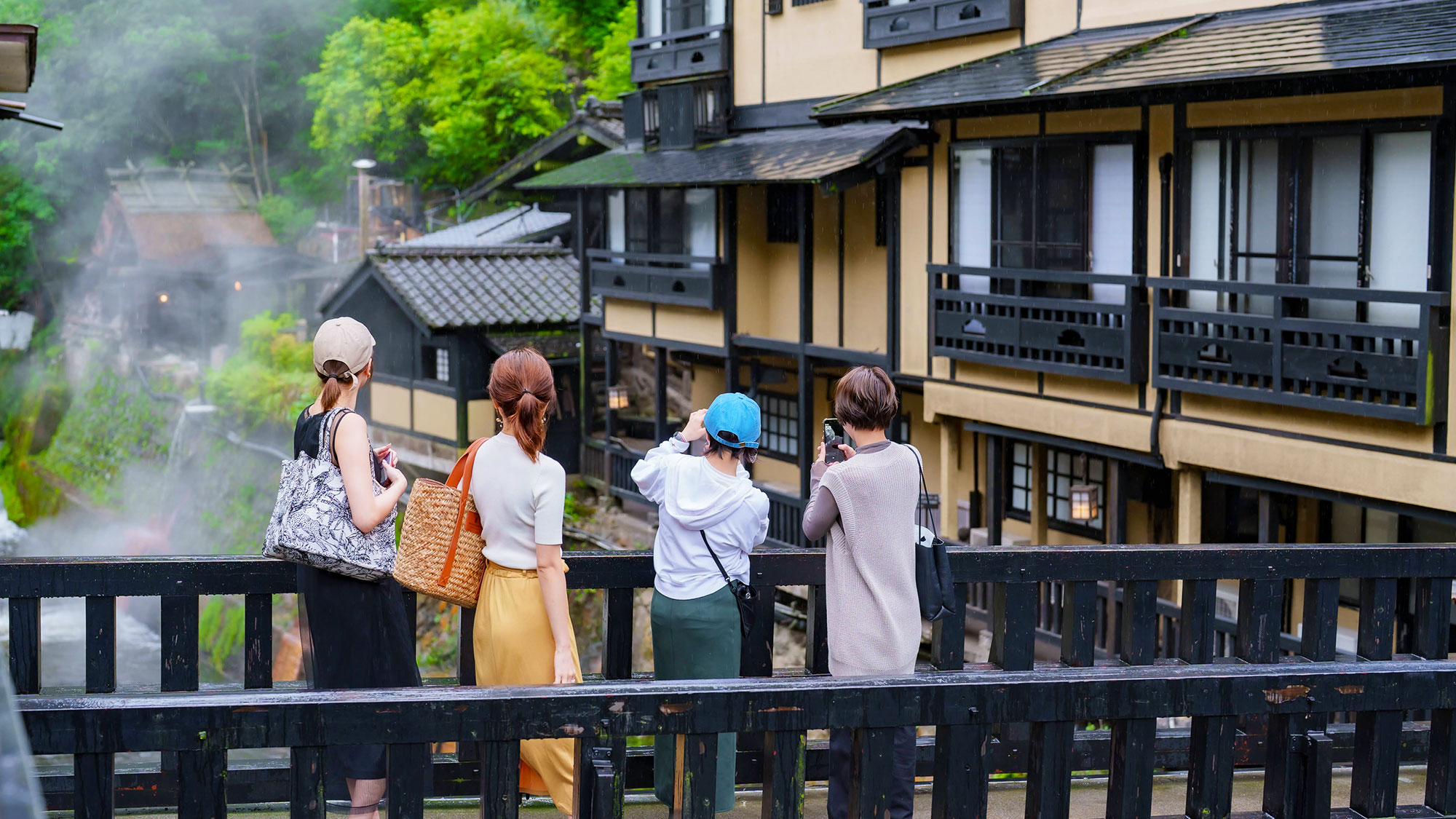 【周辺観光】三十軒の宿と里山の風景すべてが、まるで一つの旅館のように感じられます。