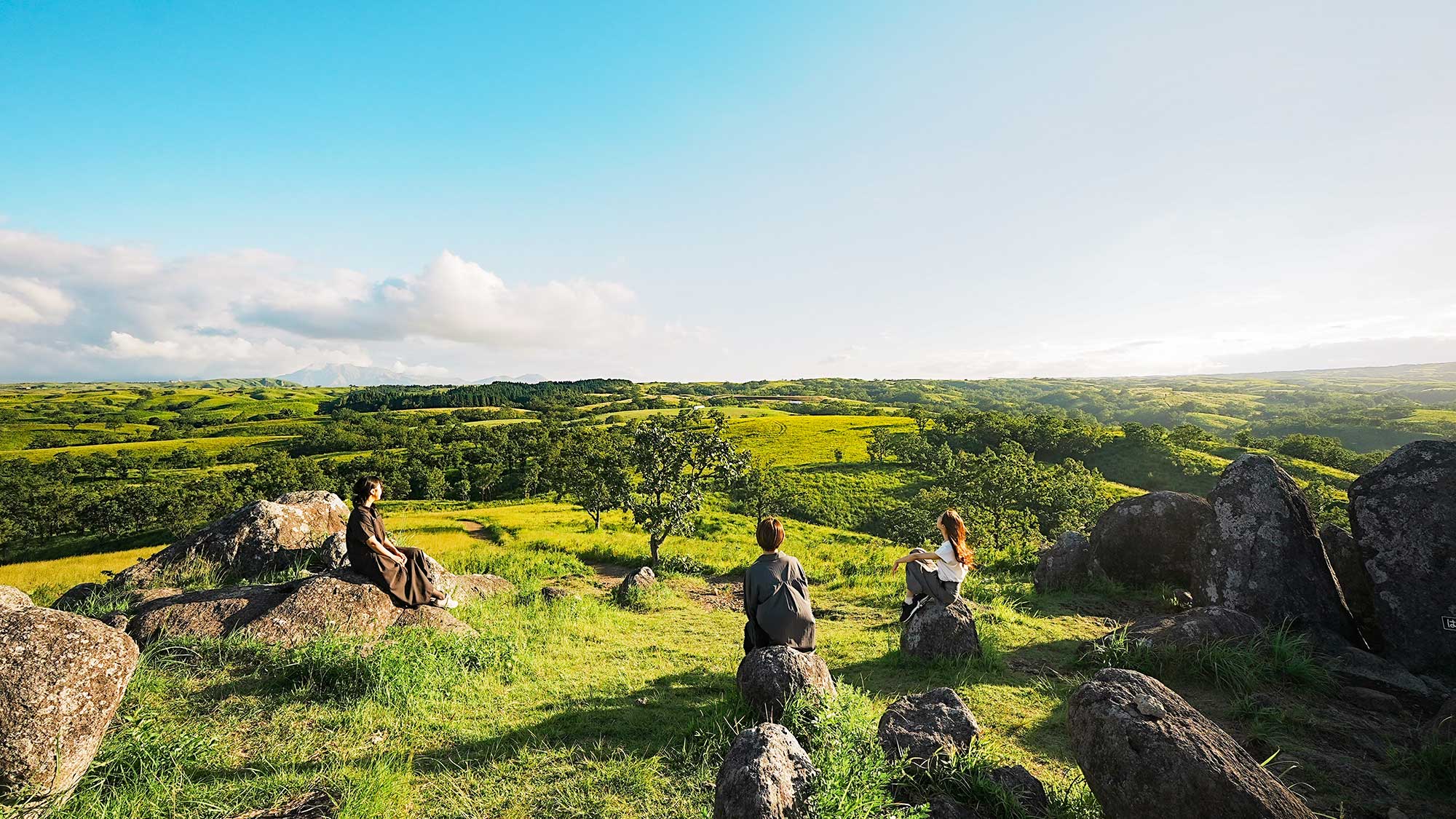 【周辺観光】360度大パノラマの絶景とともに、大自然のパワーが体感できる人気のパワースポットです。