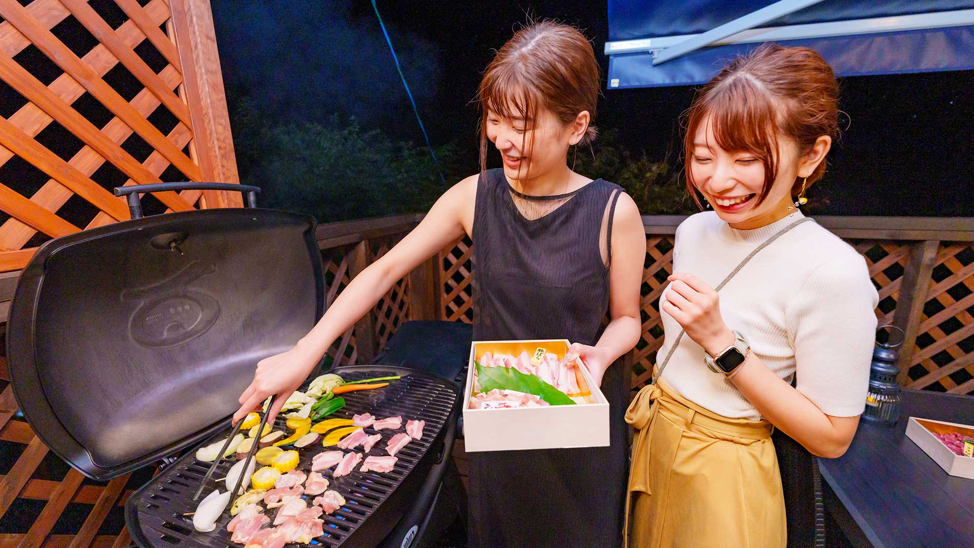 【LuluTerrace】テラスのBBQガスグリルで、香ばしく焼き上げてお召し上がりください。