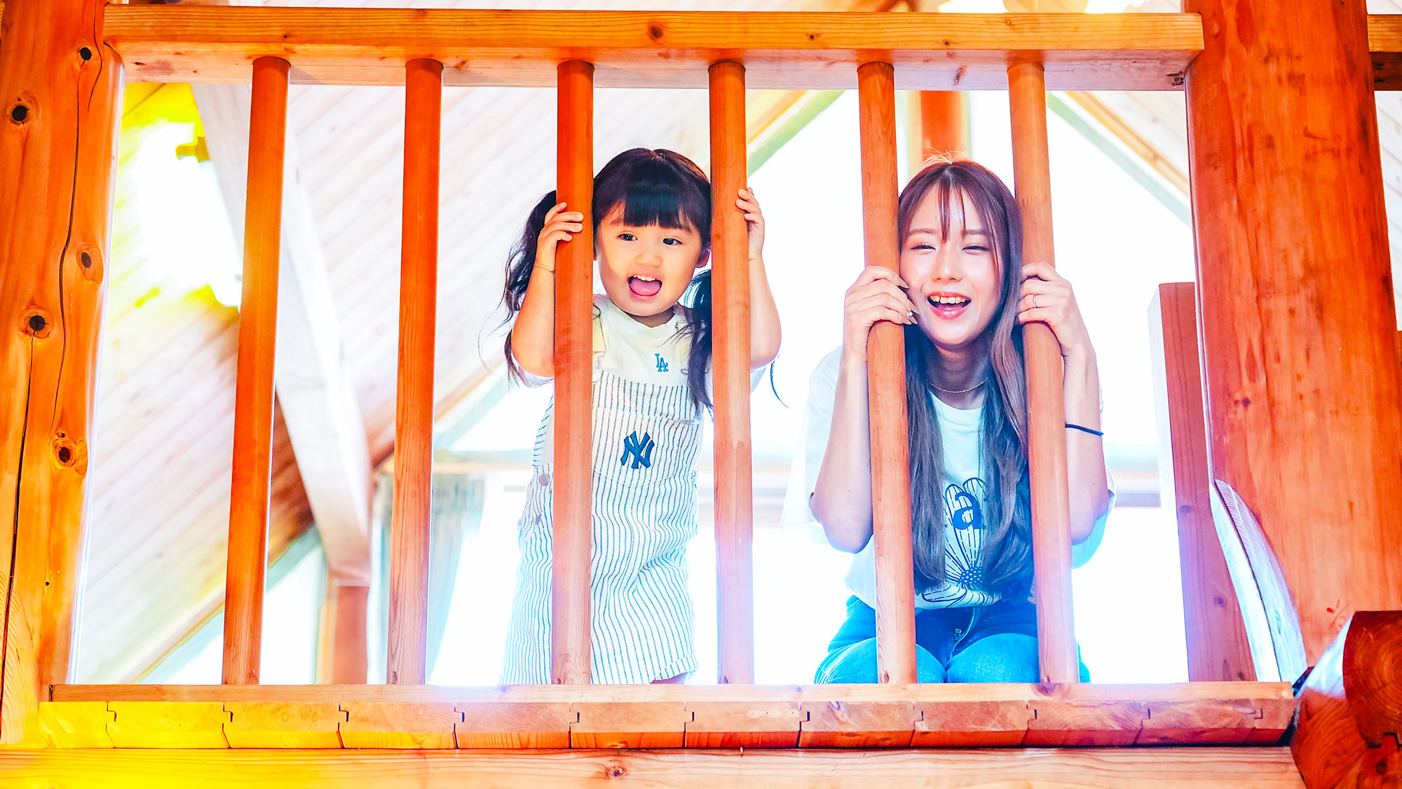 【Marigold】リビングダイニングは吹き抜けになっており、ロフトの様子も見ることができます。