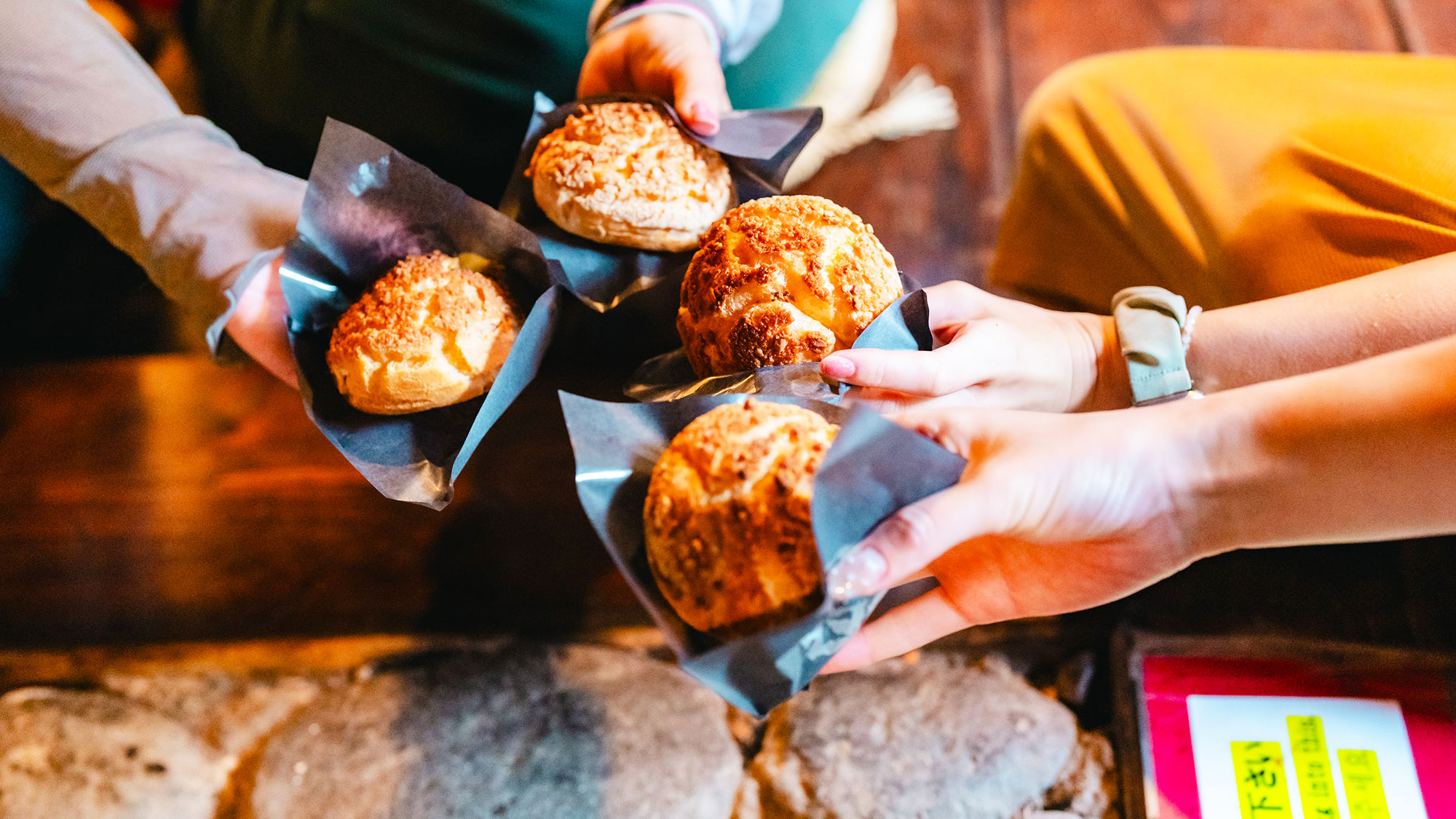 【周辺観光】温泉街の洋菓子専門店「パティスリー麓（ろく）」の人気商品シュークリーム。