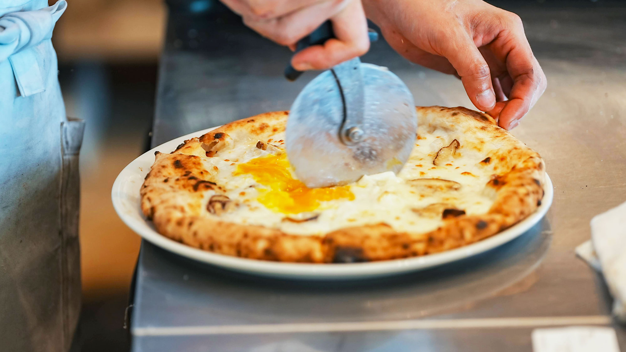 【周辺観光】職人が一つ一つ丁寧にお作りする薪窯のピッツァは心もお腹も満たされます。