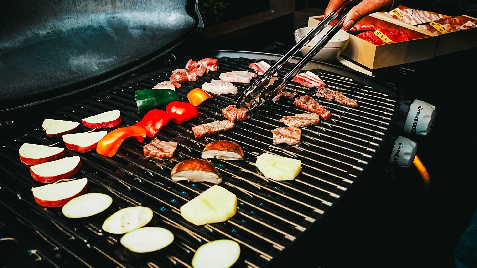 【ご夕食／BBQプラン】ジューッとお肉の焼ける音と匂いを楽しめば、お腹がペコペコに！
