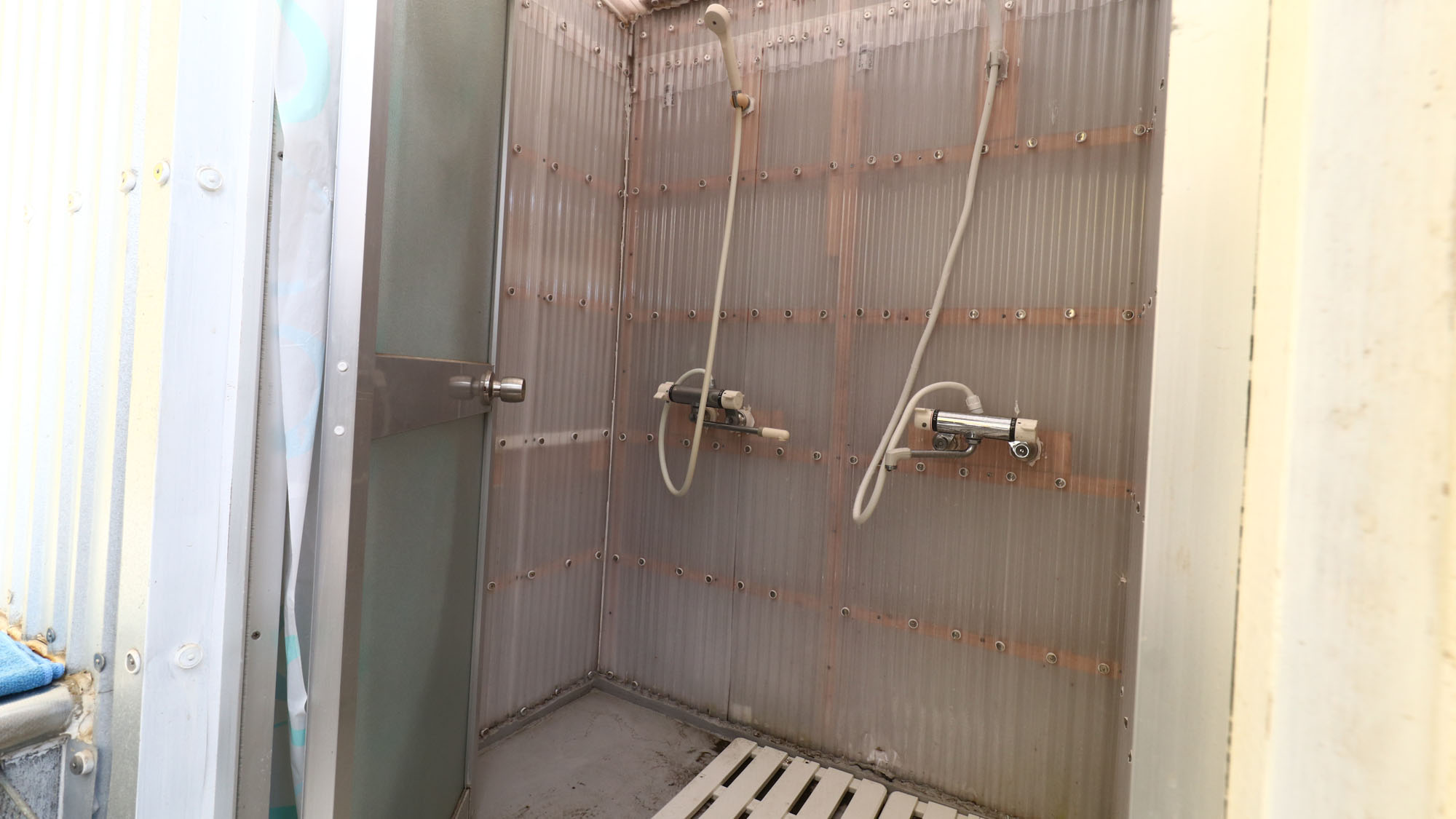 アネックス_外付けシャワー室*