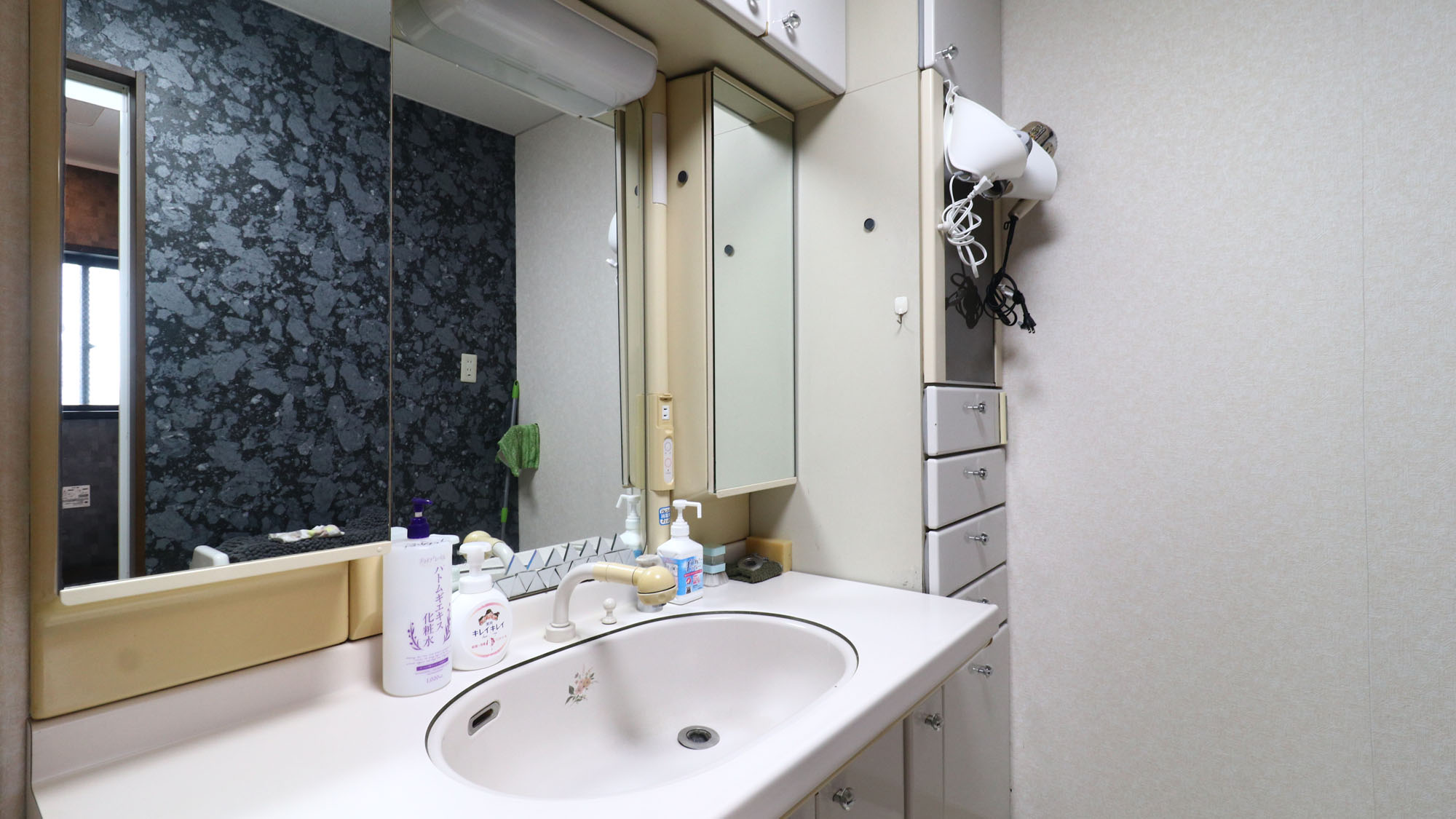 ビーチリゾートはすぬま‗【2階】洗面所*