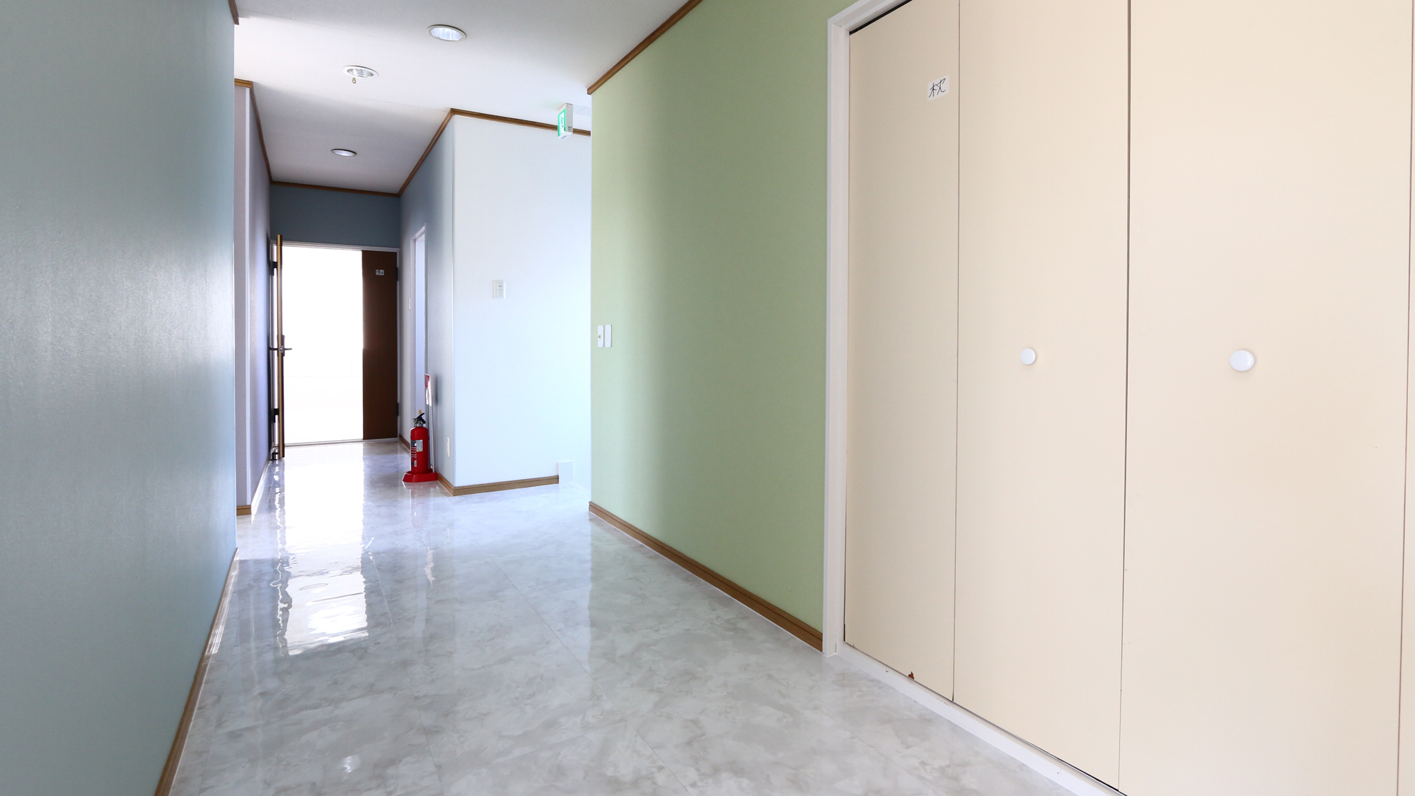 本館【2階】廊下＊