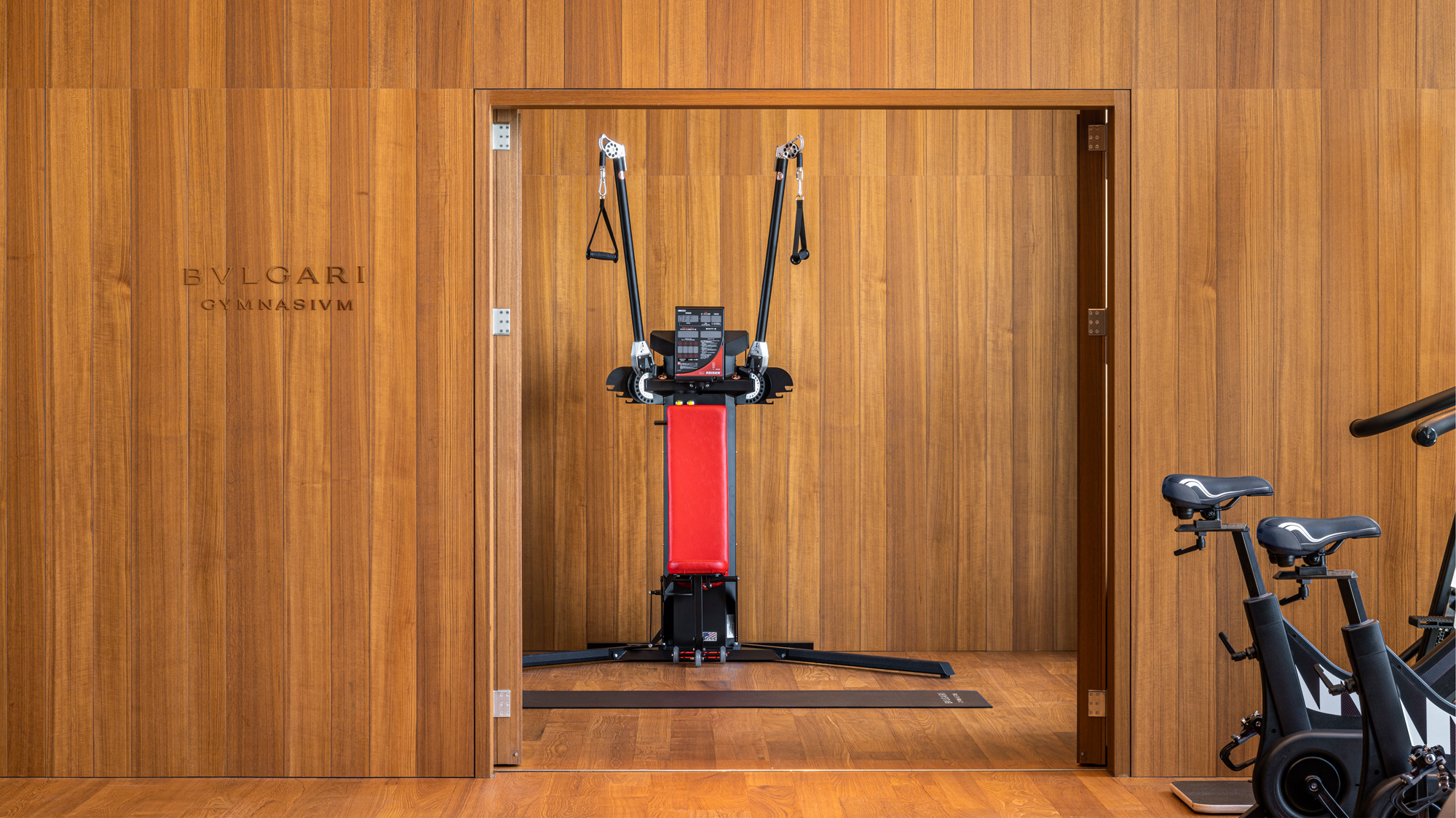 ブルガリ ジムナジウム