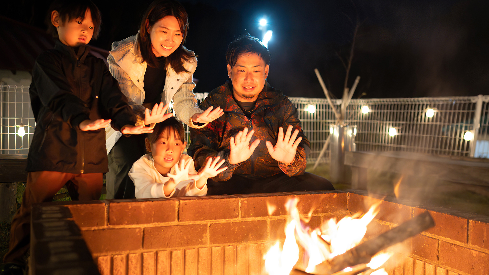共用スペースにて、不定期にキャンプファイヤーも開催！パチパチとした音・揺らめく炎に癒されます。
