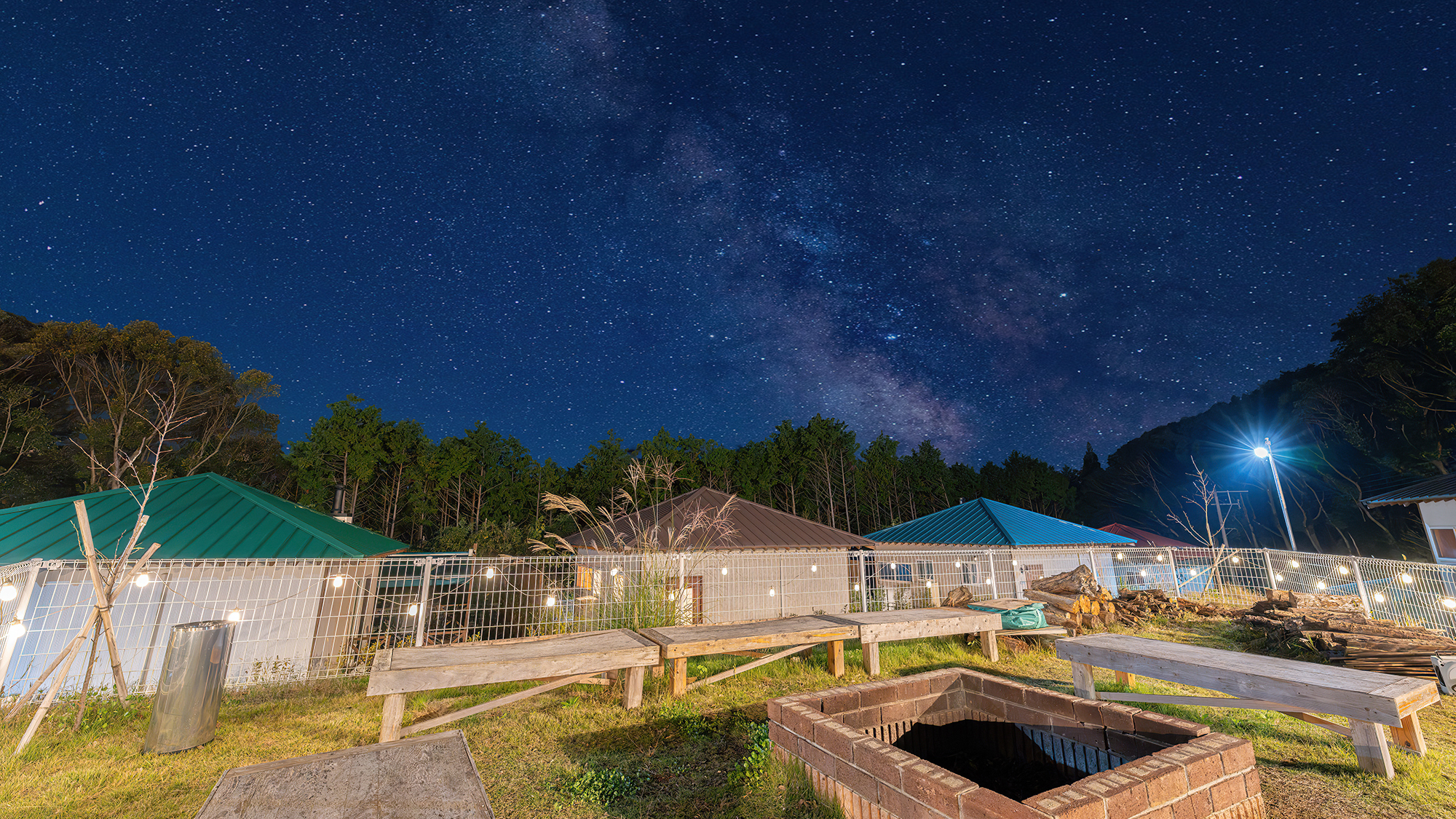 高台の自然の中に佇む当館だからこそ、晴れた日には目を見張るほどの星空が。
