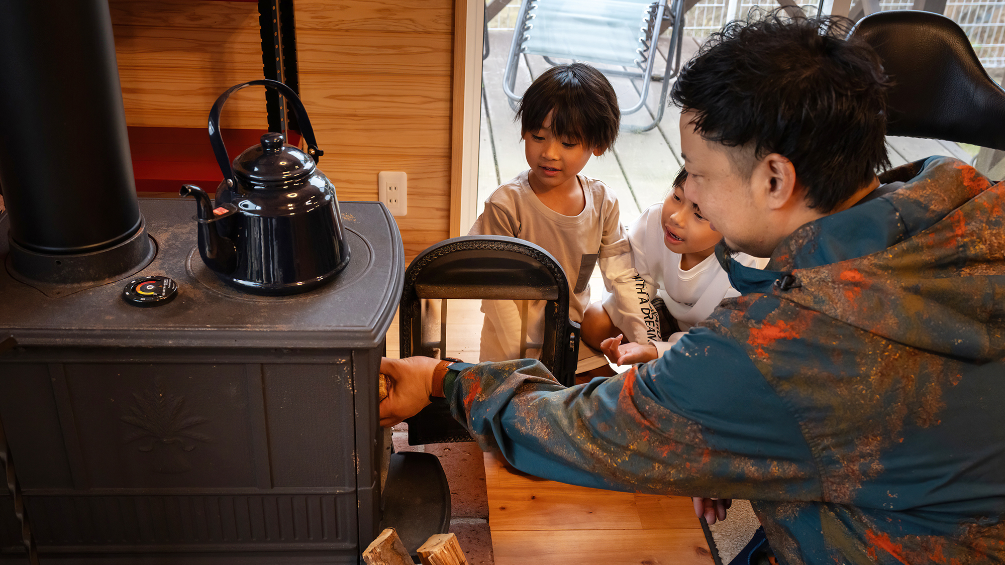 【冬季限定：薪ストーブ】家ではなかなかできない体験。身体も心もじんわりあたたまります。（有料）