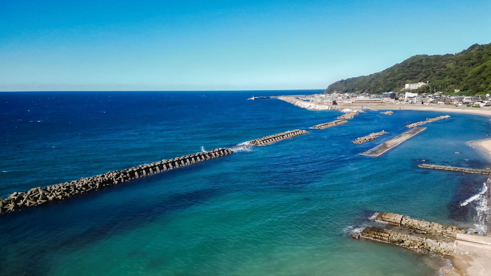 ＜2食付＞福井の冬の味覚を堪能！越前蟹御前と海景ジャグジーの貸別荘で過ごすグルメバカンス