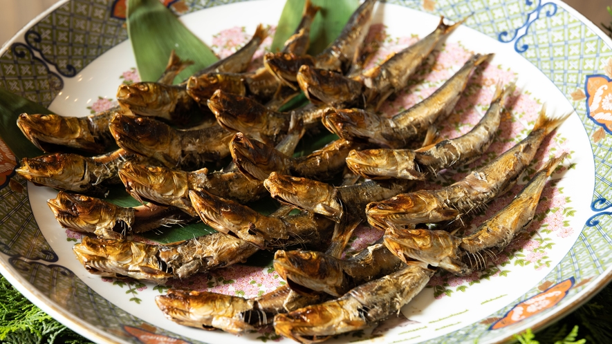 料理長が目利きした地魚を朝食ビュッフェで