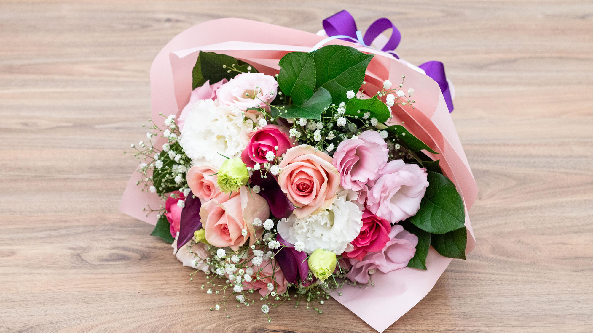 ＜アニバーサリー＞大切な記念日に花束を添えて特別感をプラス　※有料／要事前予約（3日前）