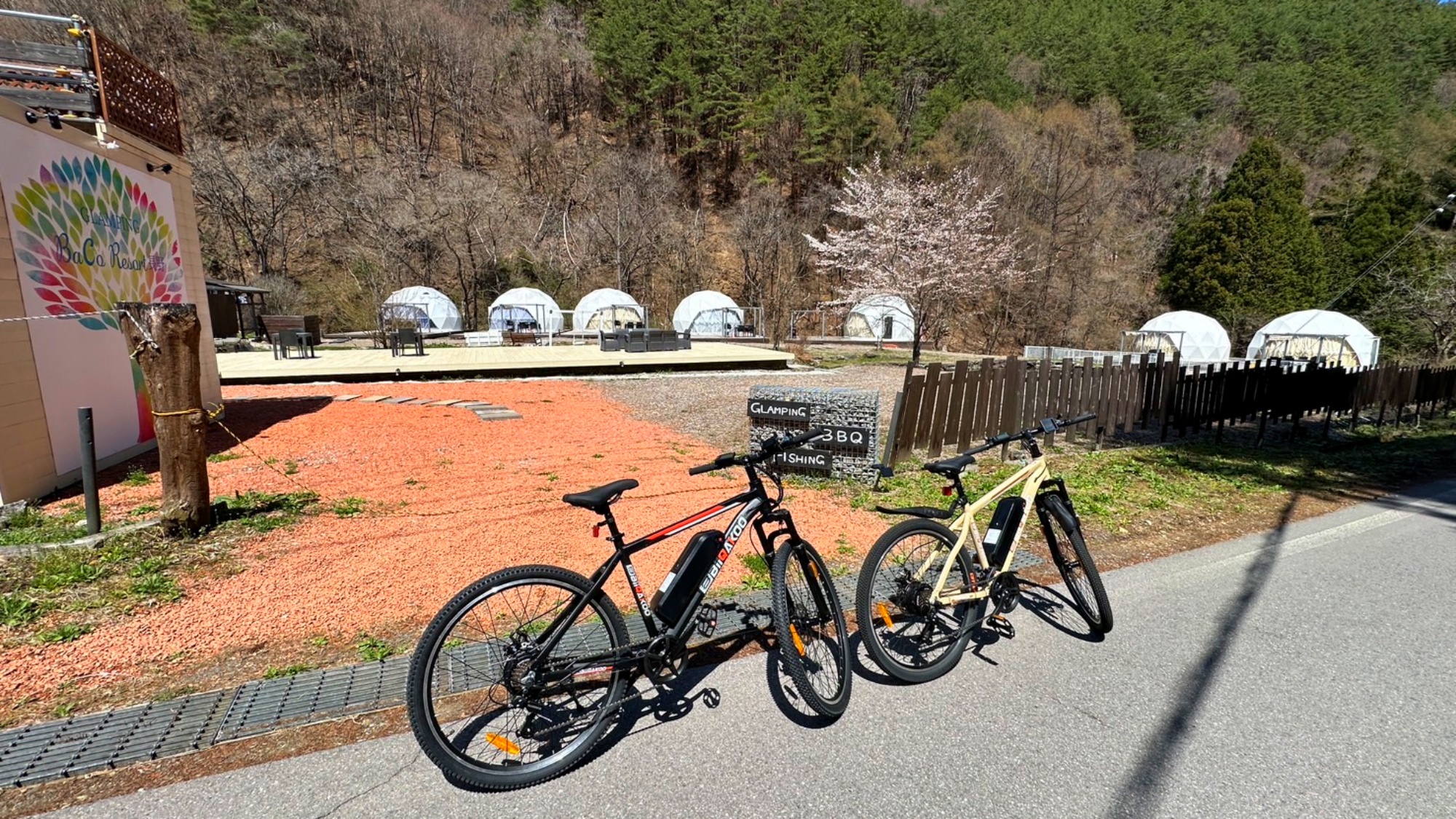 *電動自転車/自然に囲まれたグランピングステイ。おすすめのサイクリングルートもご案内しております。