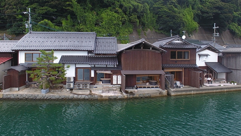 【夕食付き】提携レストランで海の京都を堪能〜ペリー来航4年後に建築された伝統建造物で旬の食材に舌鼓！