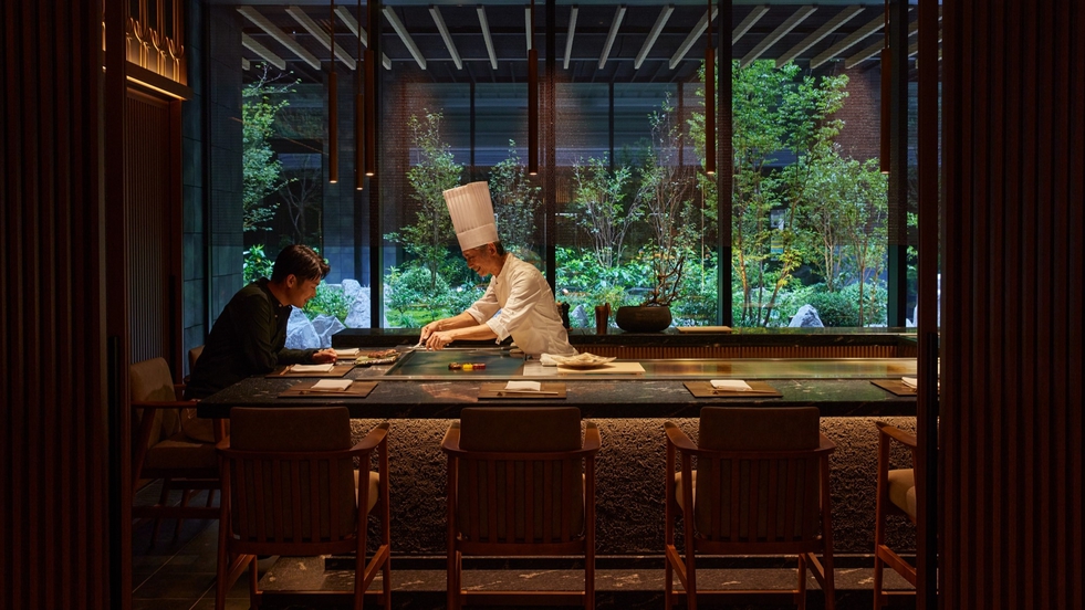 スイートルーム＆3万円分クレジット付き　贅沢おこもり体験【朝食付き】