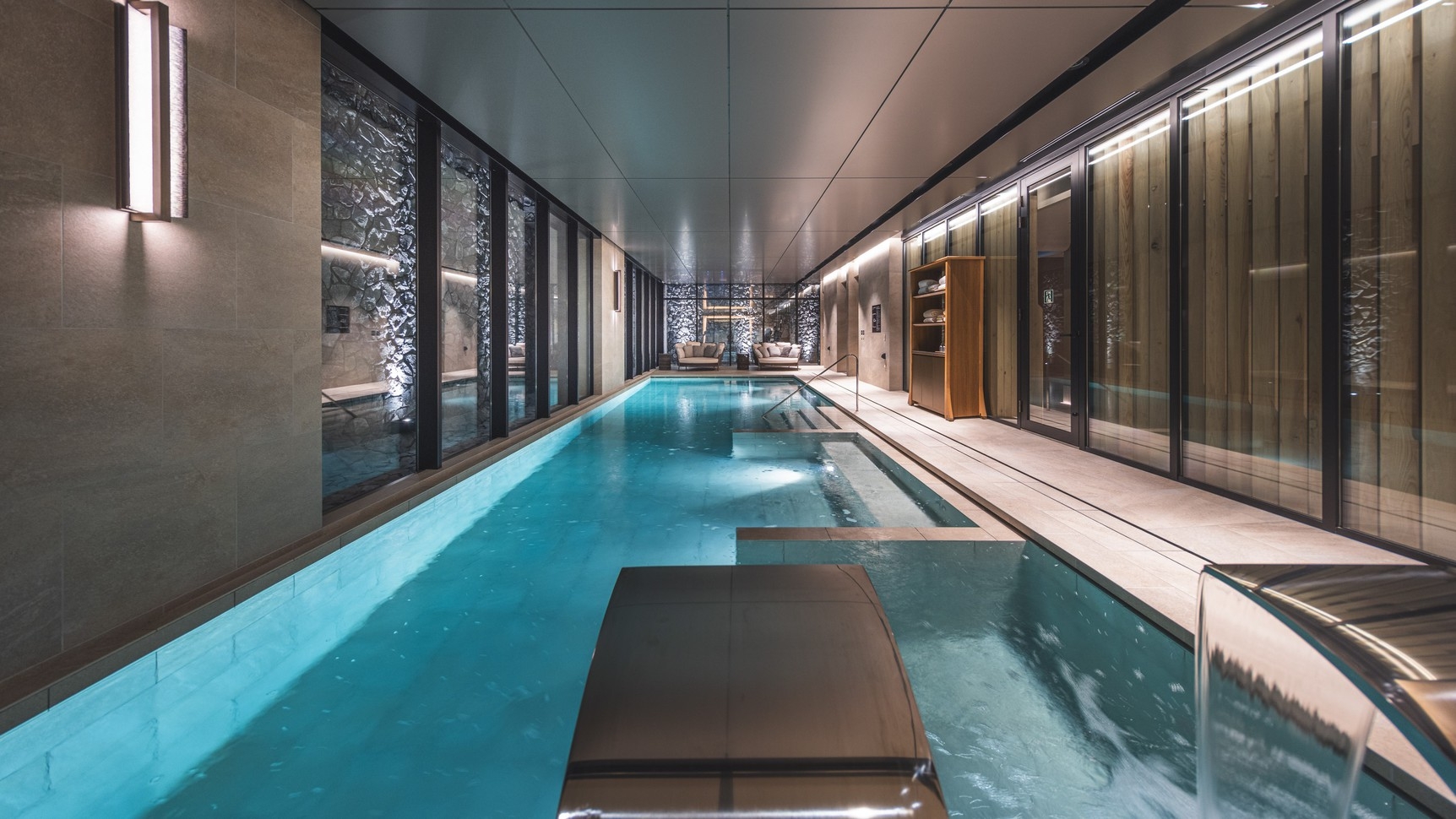 スイートルーム＆3万円分クレジット付き　贅沢おこもり体験【朝食付き】