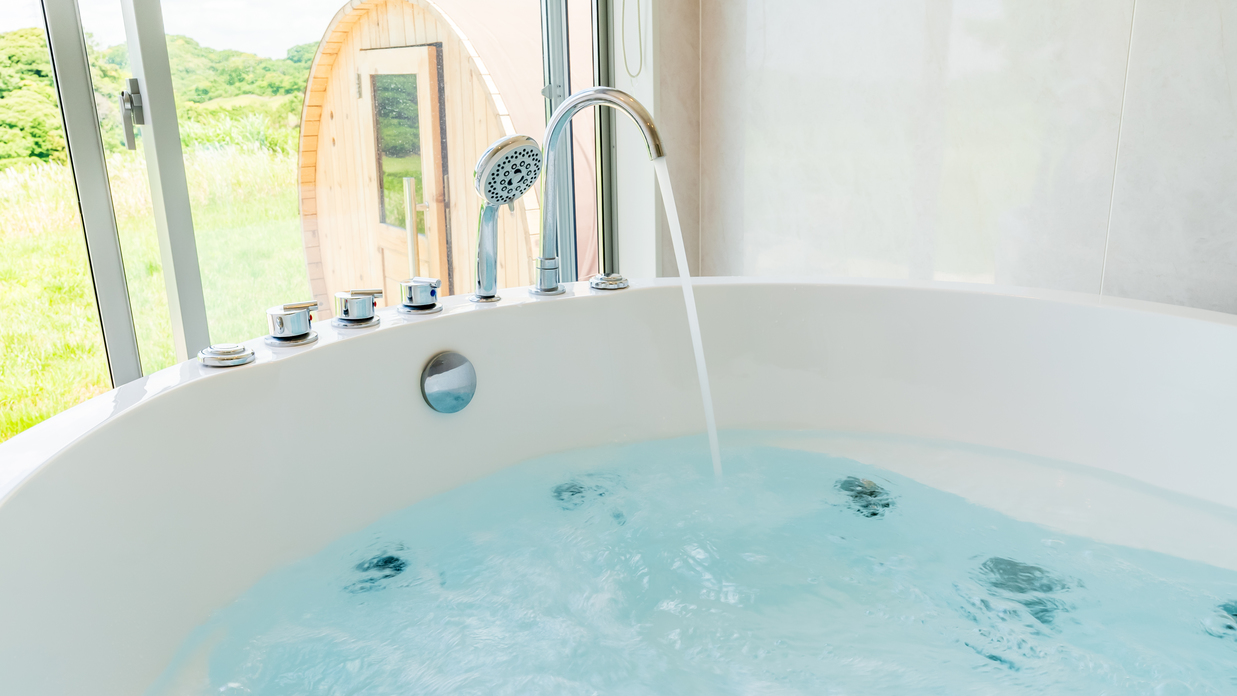 ジャグジーバスに水をはって水風呂に