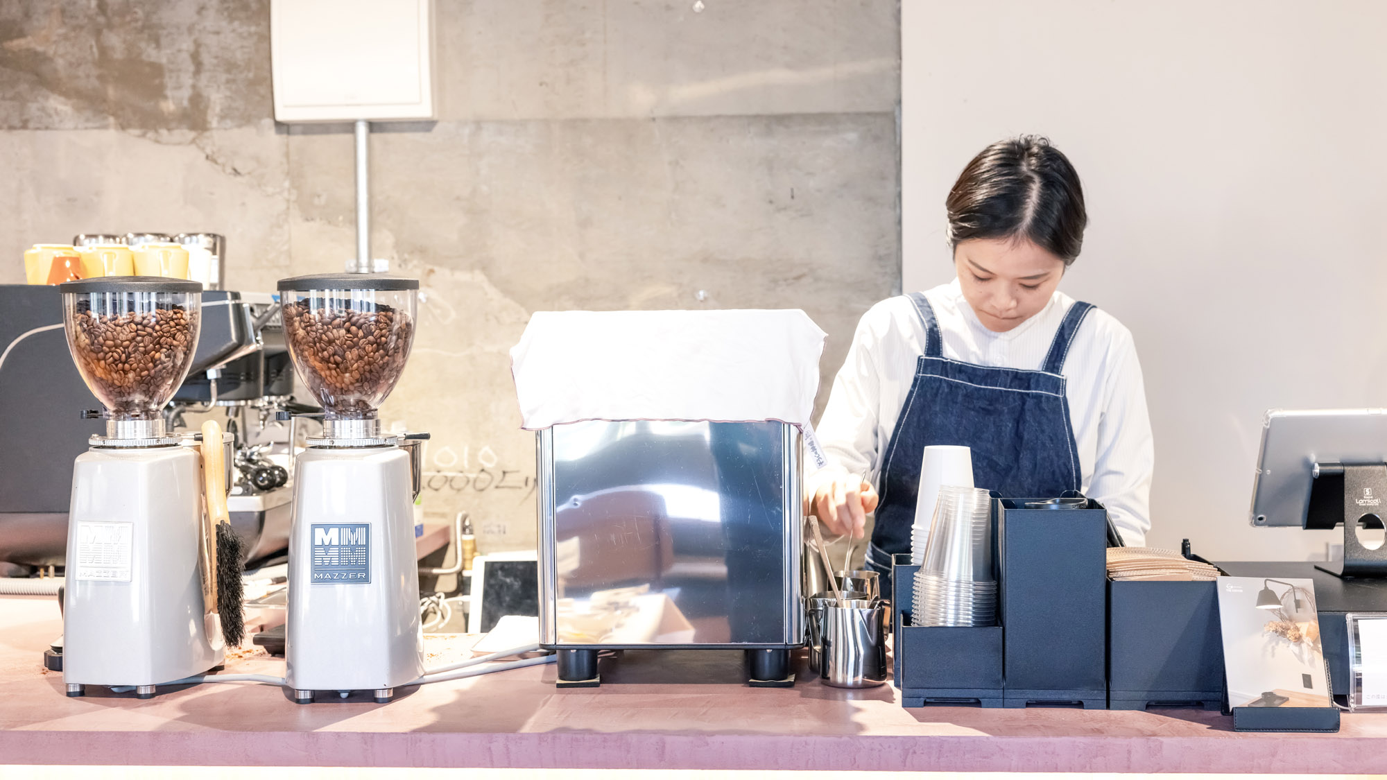 朝は木更津のコーヒー屋さんが営業しています