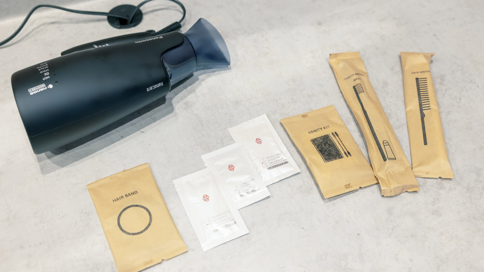 充実のアメニティセットで、手ぶらでも安心の滞在を。