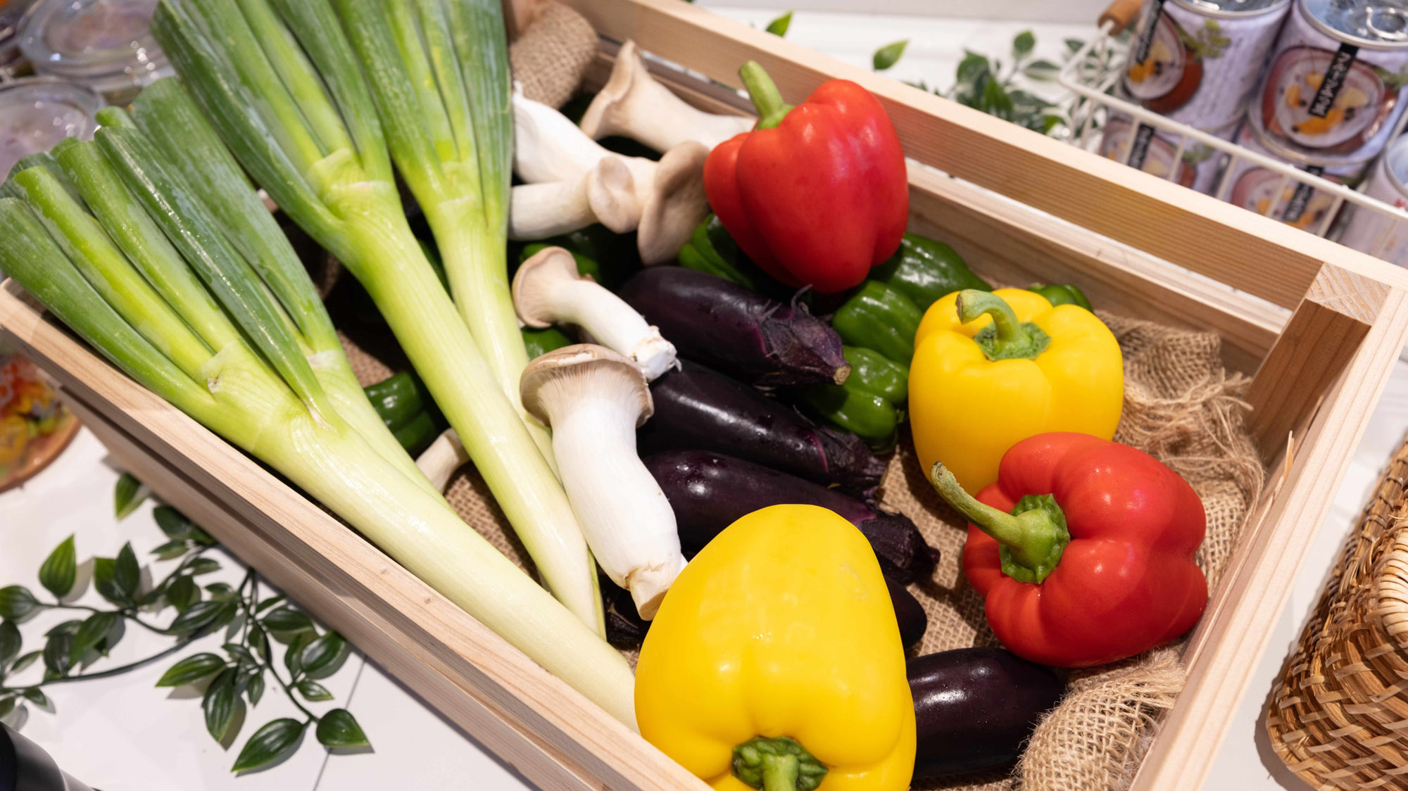 彩り豊かな新鮮野菜がずらり。地元食材を楽しむBBQ体験を。