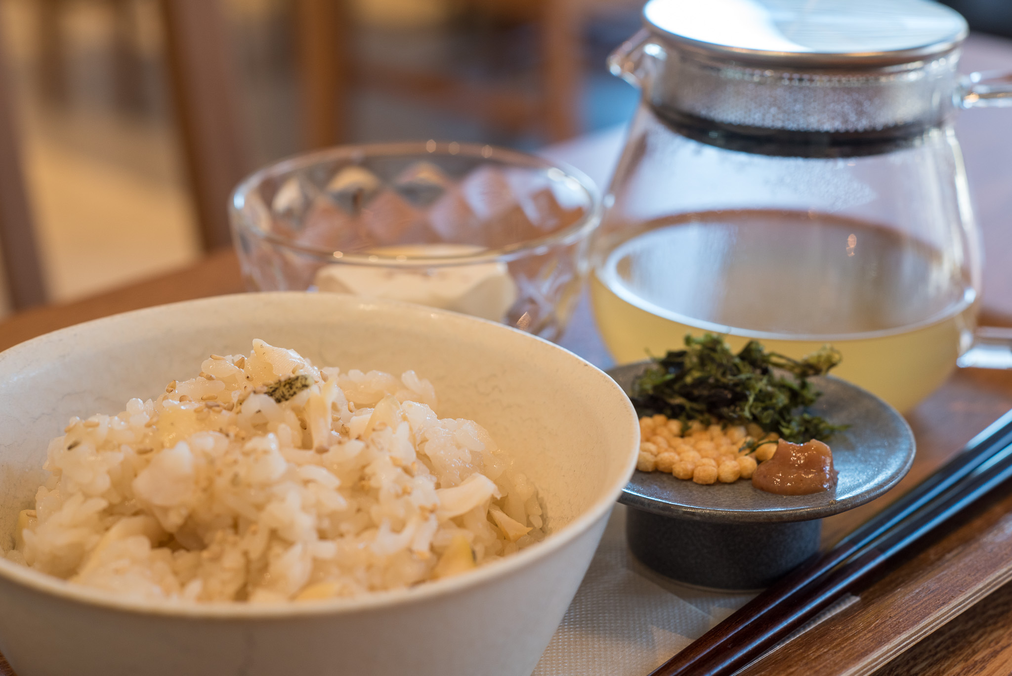 朝食は出汁茶漬けや、サンドイッチ、喫茶店のカレーなどお好みでお選びいただけます。