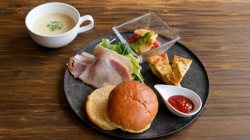 ＜朝食付き・入館券付＞全四室だけの“泊まれる博物館”｜遊べる宿×温泉街満喫