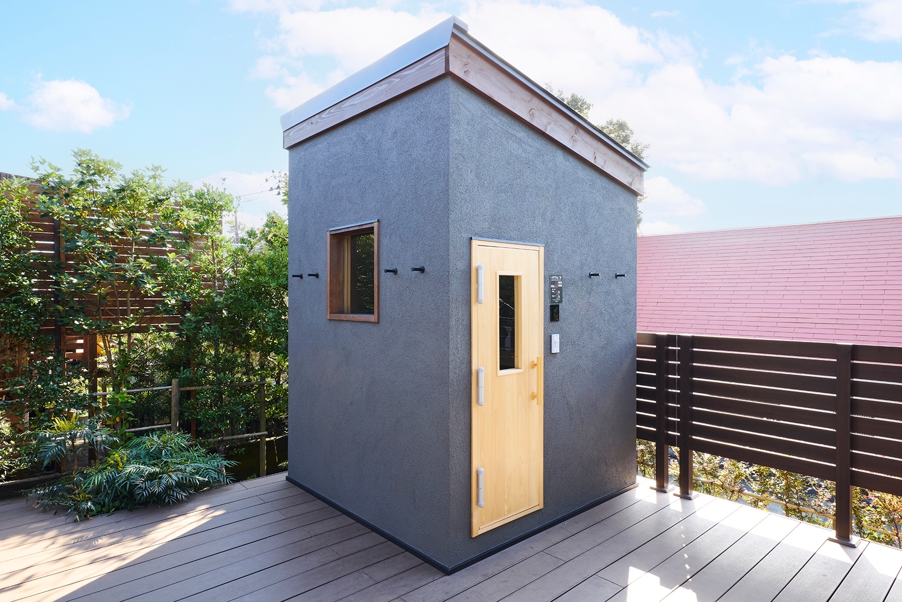 ＜プライベートサウナ＞HARVIA製の本格サウナ。セルフロウリュやセルフ熱波をご自身のお好みでお楽しみください！