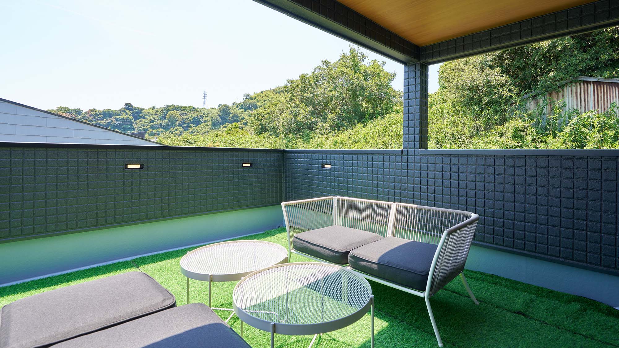 ・【Typeⅱ/テラス】日当たりのよいテラスでゆったりとおくつろぎください