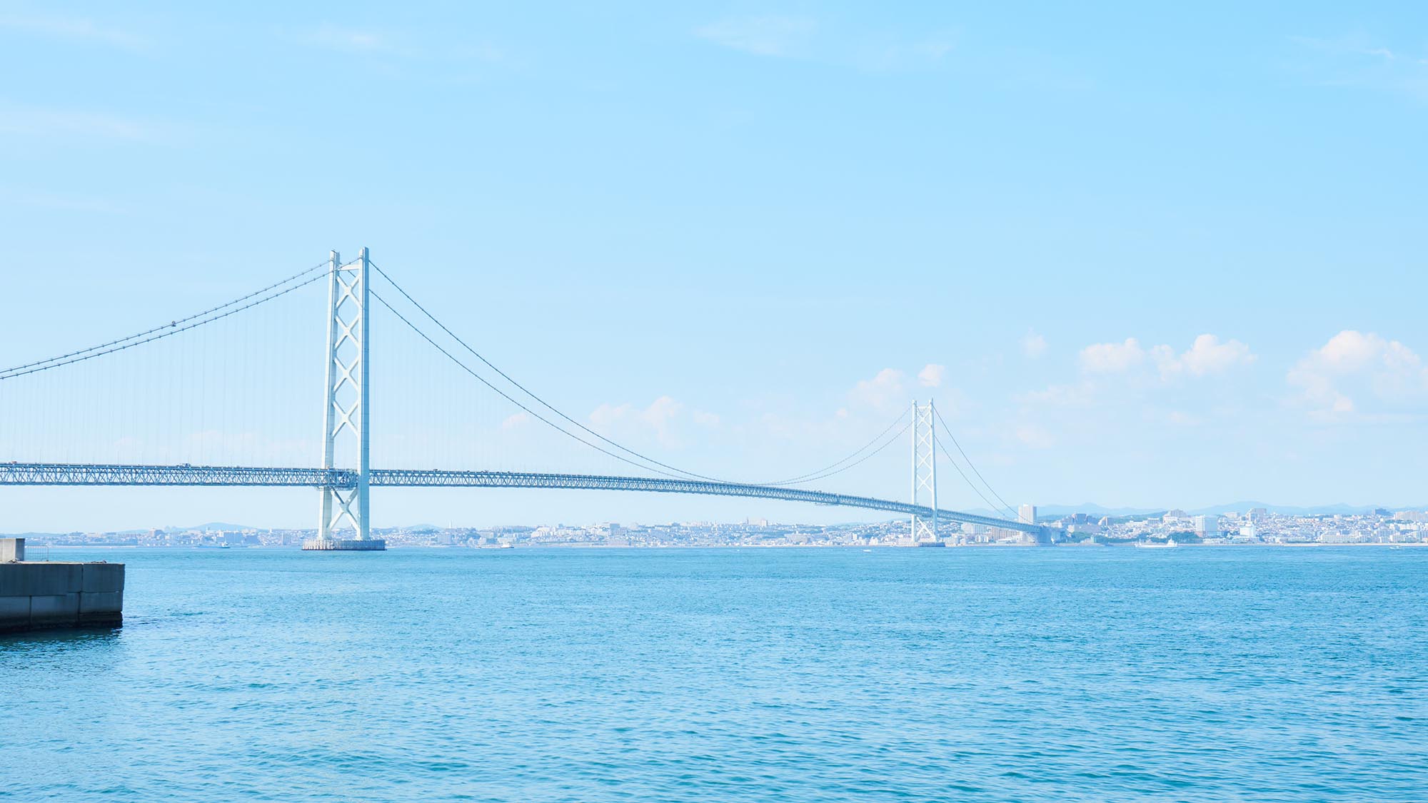 ・【周辺】海の向こうに明石海峡大橋も見えて、淡路の海を存分に体感していただけます