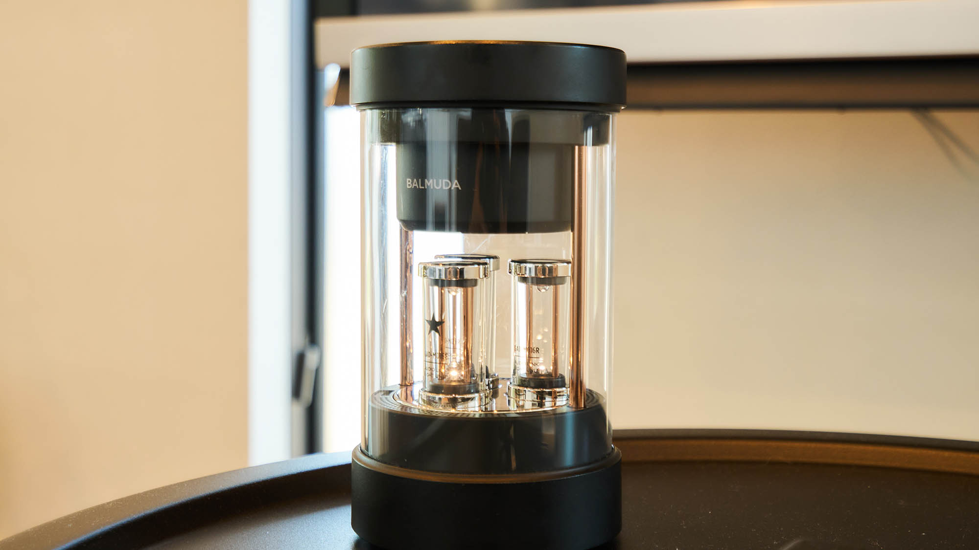 ・【Type i／設備】BALMUDAのスピーカーで音楽を楽しむ穏やかな時間をお楽しみください