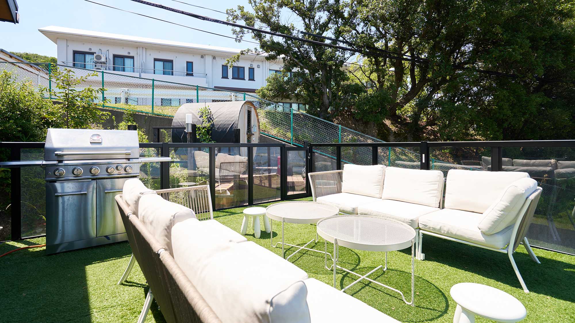 ・【Type i／テラス】テラスでBBQをお楽しみいただけます。お客様だけの時間をお楽しみください