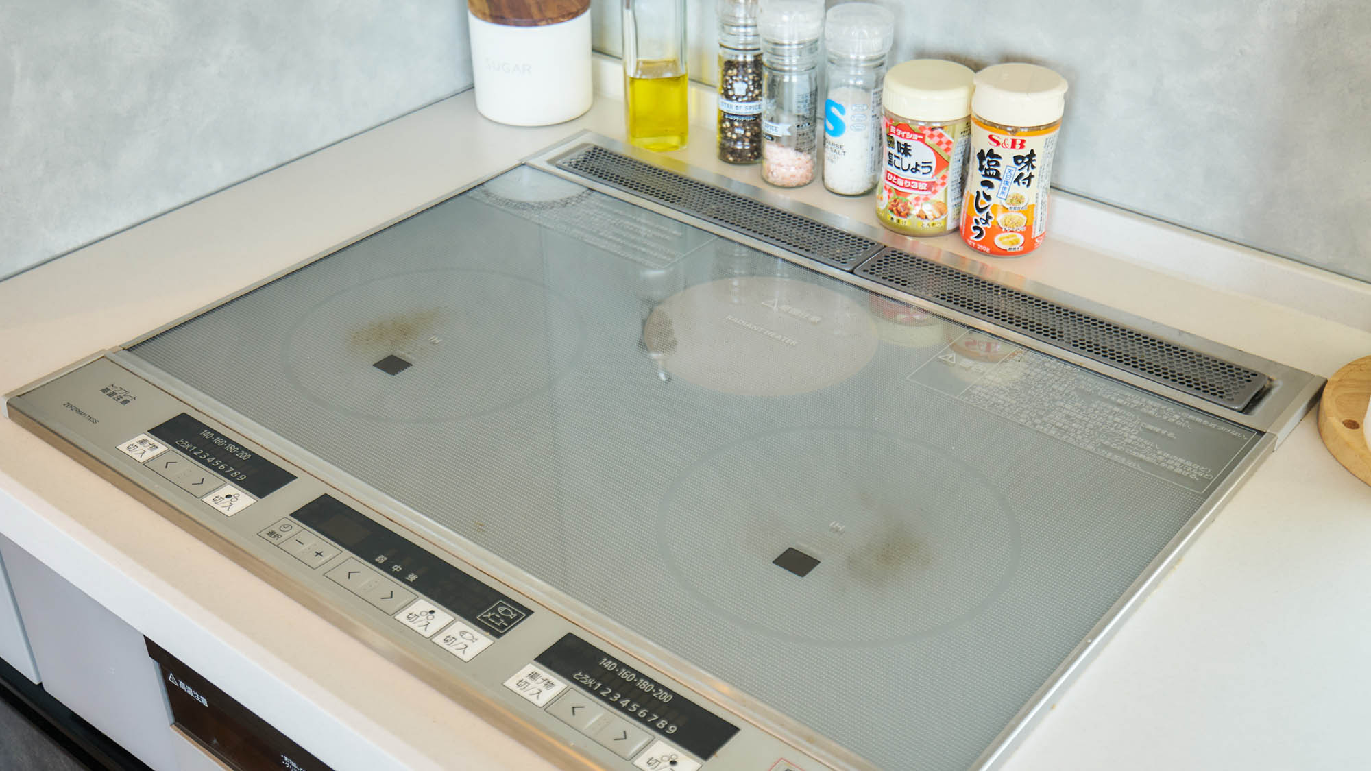 ・【Type i／キッチン】IHコンロは3口タイプ。複数の料理を並行して行えて便利です◎