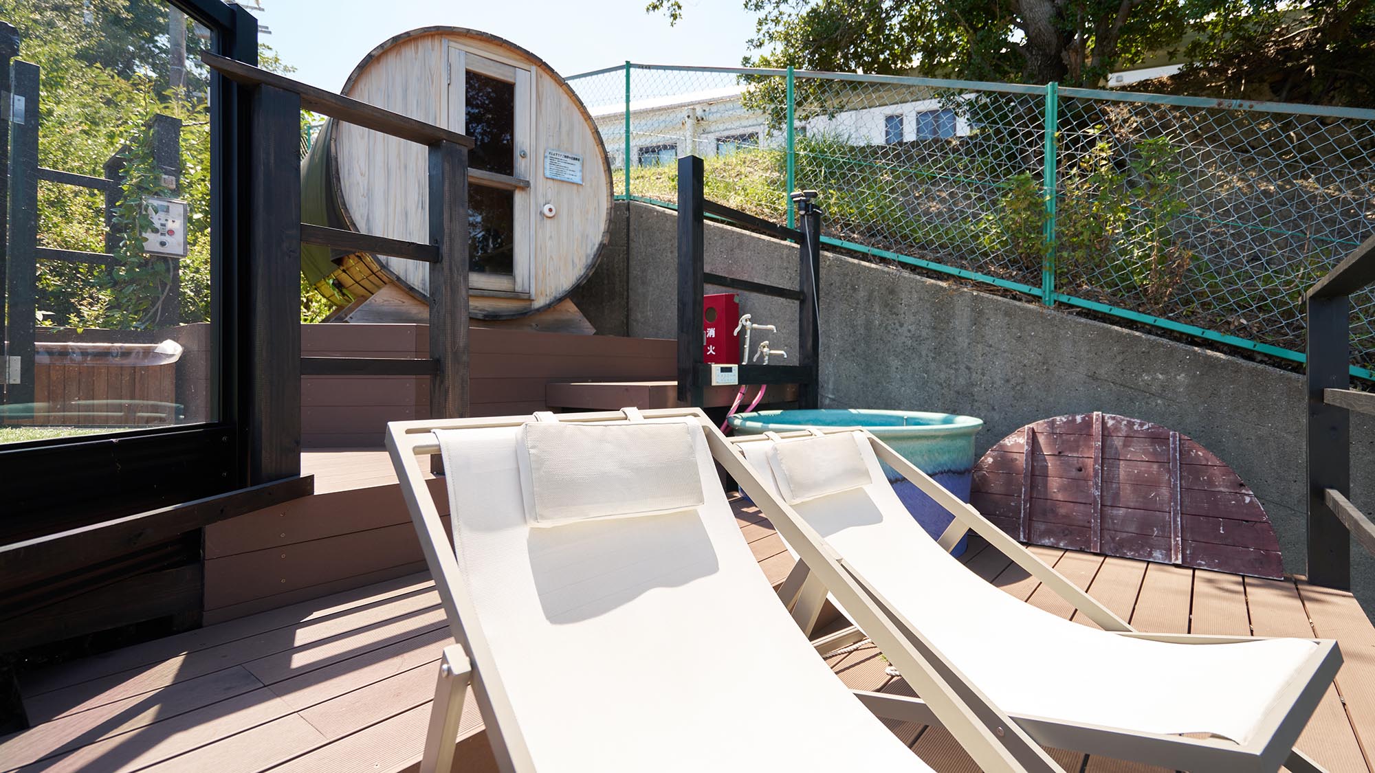 ・【Type i／サウナ】体が火照ったら、海を眺めながら外気にあたってクールダウンしていただけます